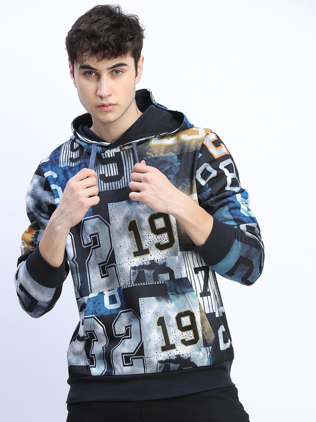 

HIGHLANDER Men Black Printed Hooded Sweatshirt