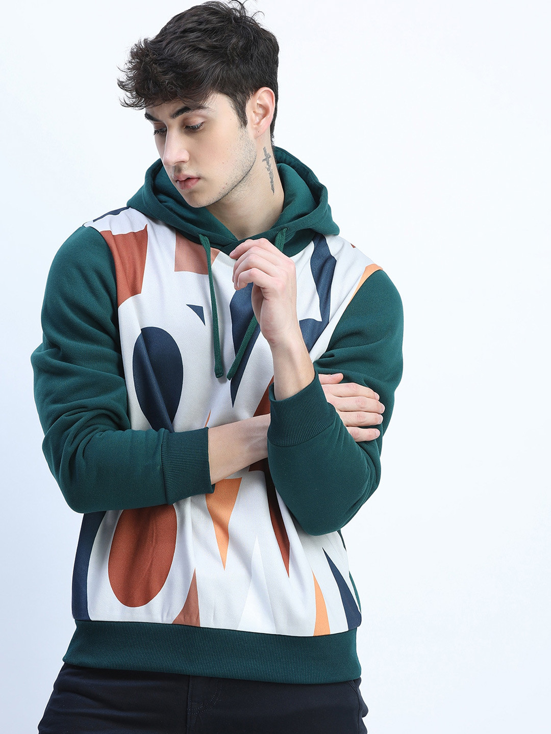 

HIGHLANDER Men Green & White Printed Hooded Sweatshirt