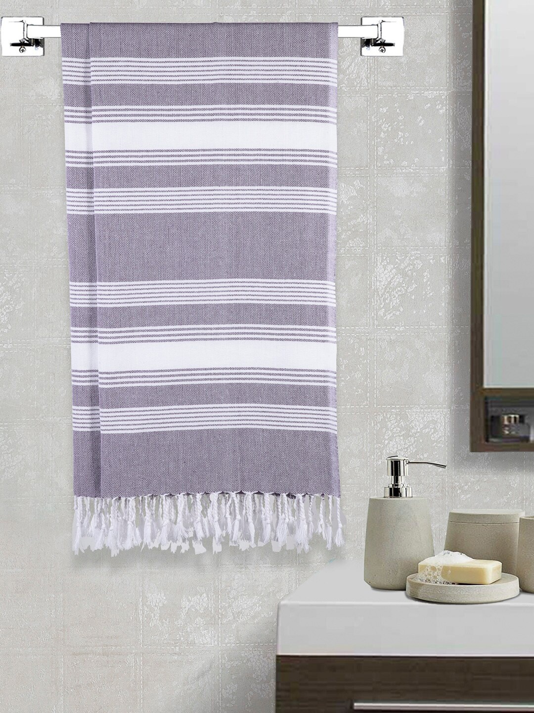 

Arrabi Set Of 2 Purple & White Striped 210 GSM Cotton Bath Towels