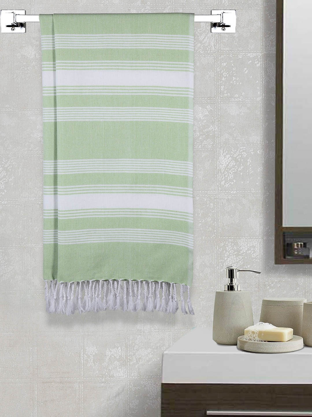 

Arrabi Set Of 2 Green & White Striped 210 GSM Cotton Bath Towels