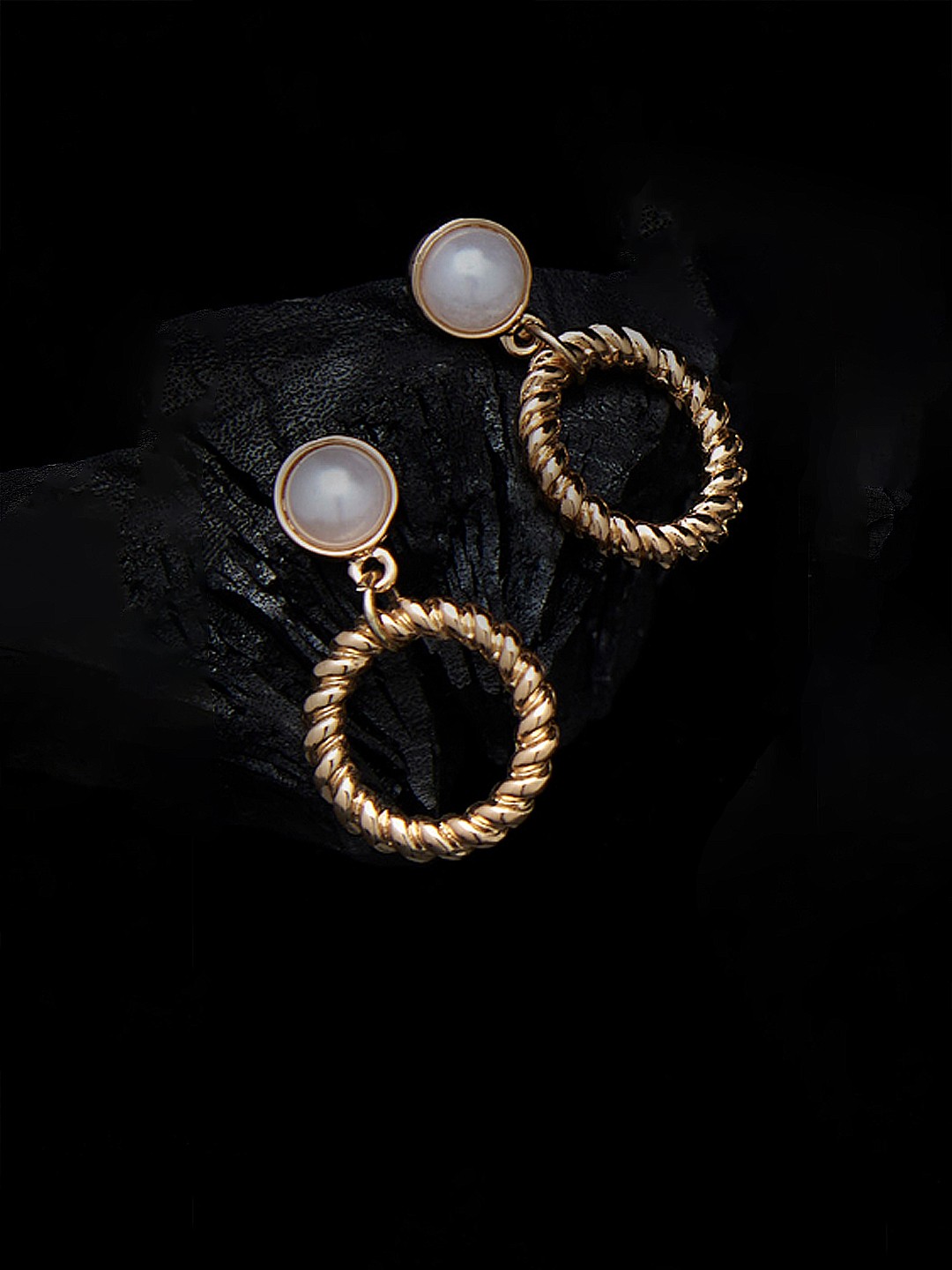 

AMI Gold-Toned & White Pearl Circular Drop Earrings