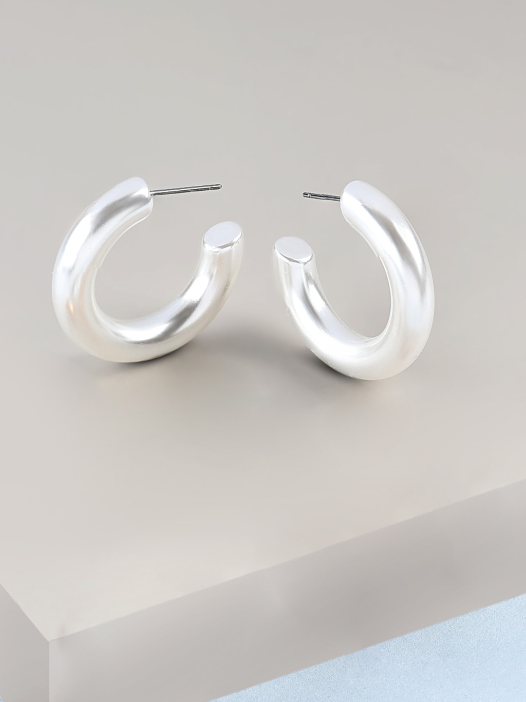 

AMI White Contemporary Hoop Earrings