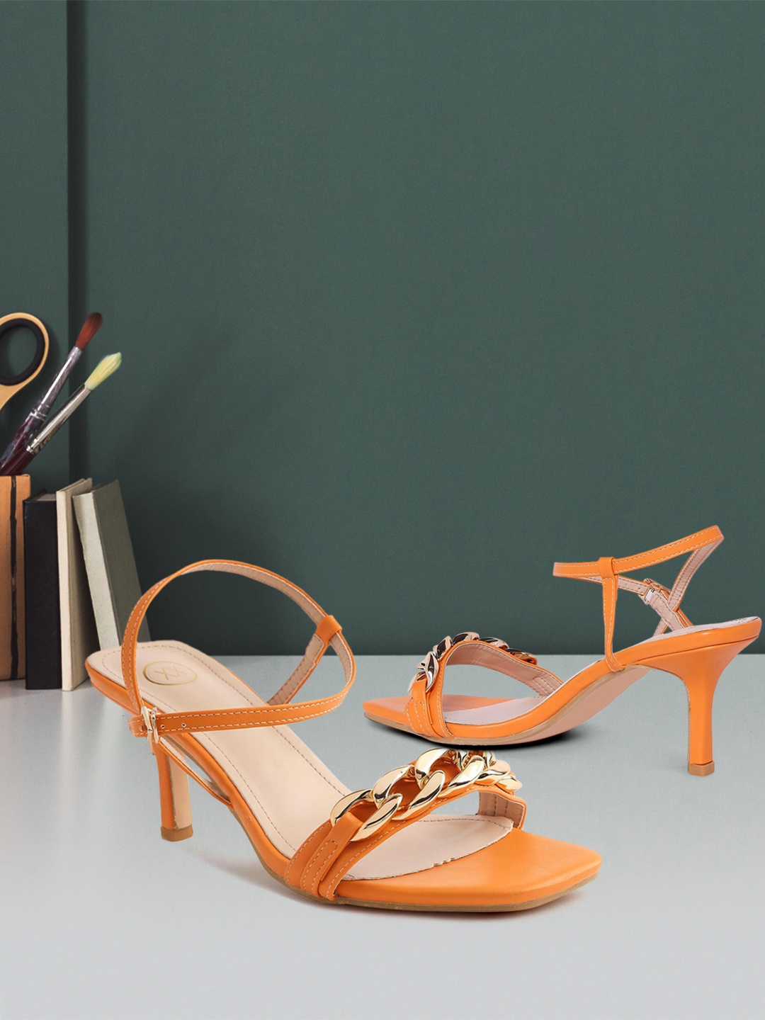

20Dresses Women Orange Party Pumps with Chain Detail