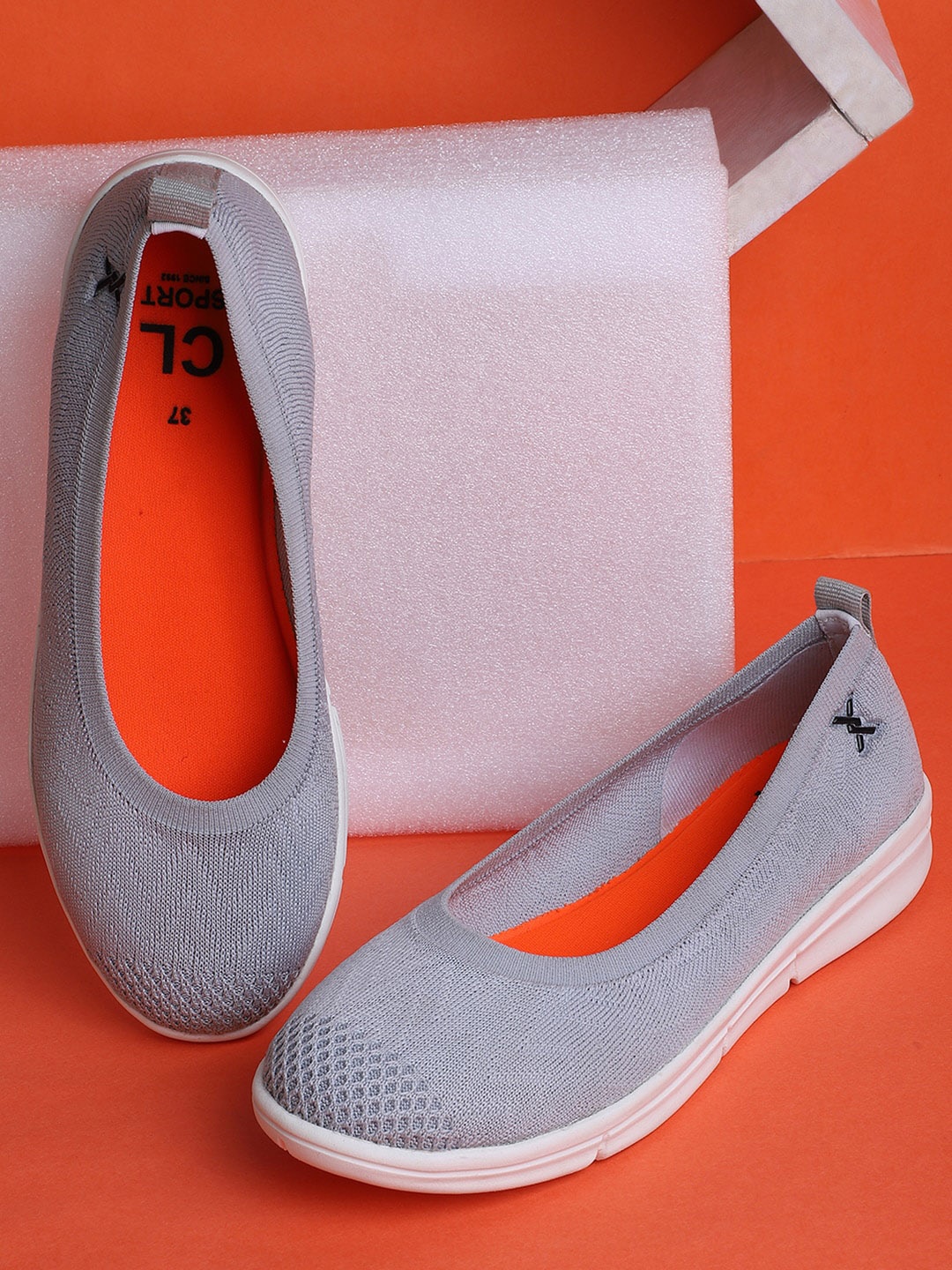 

Carlton London Women Grey Solid Ballerinas
