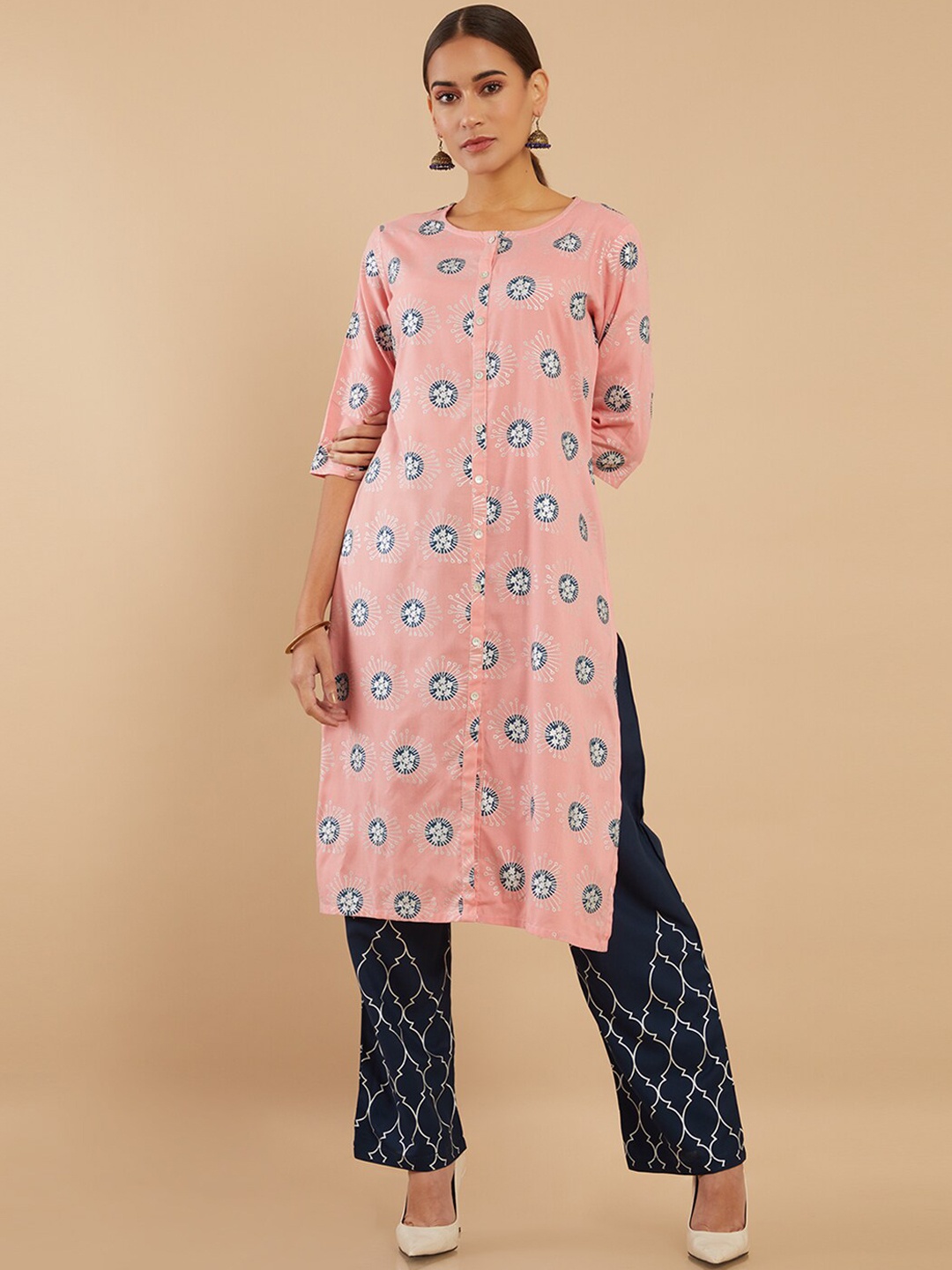 

Soch Women Peach-Coloured Ethnic Motifs Printed Kurta with Trousers