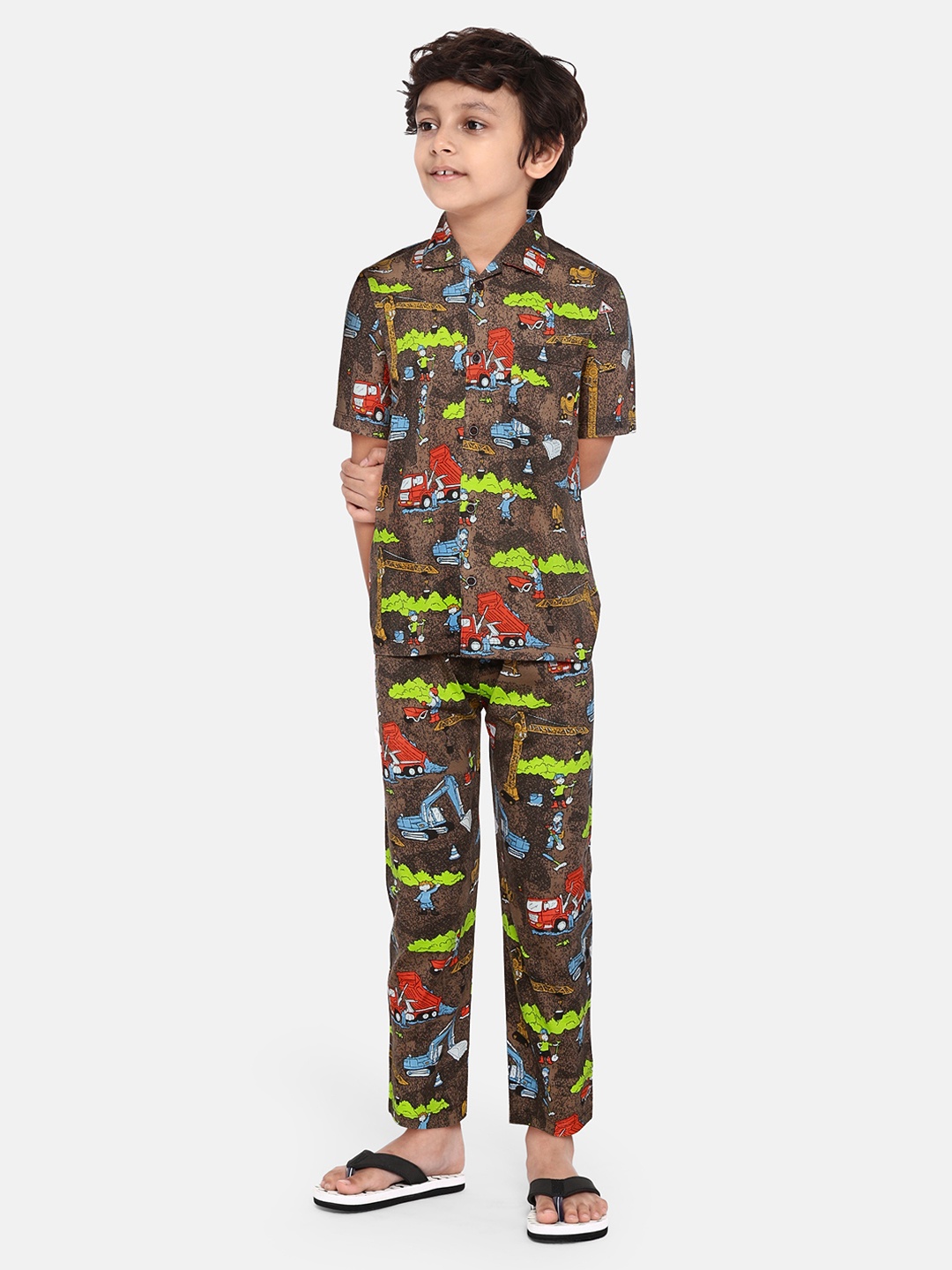 

NAUTI KIDZ Boys Brown & Green Printed Pure Cotton Night suit