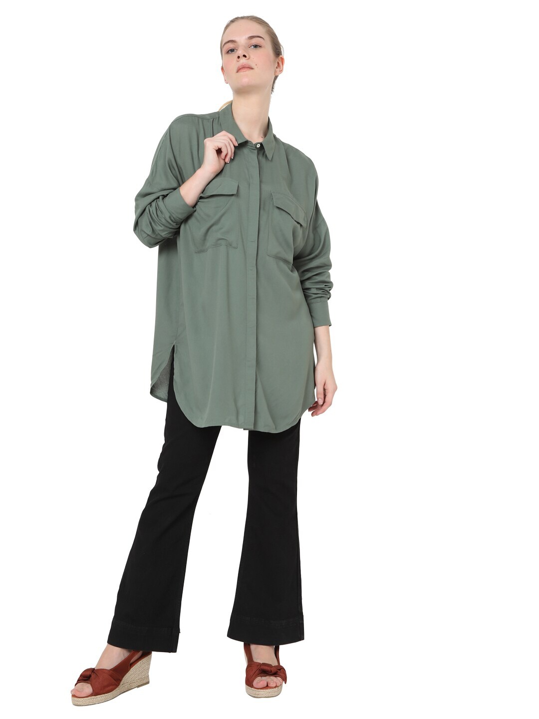 

Vero Moda Women Green Boxy Casual Shirt