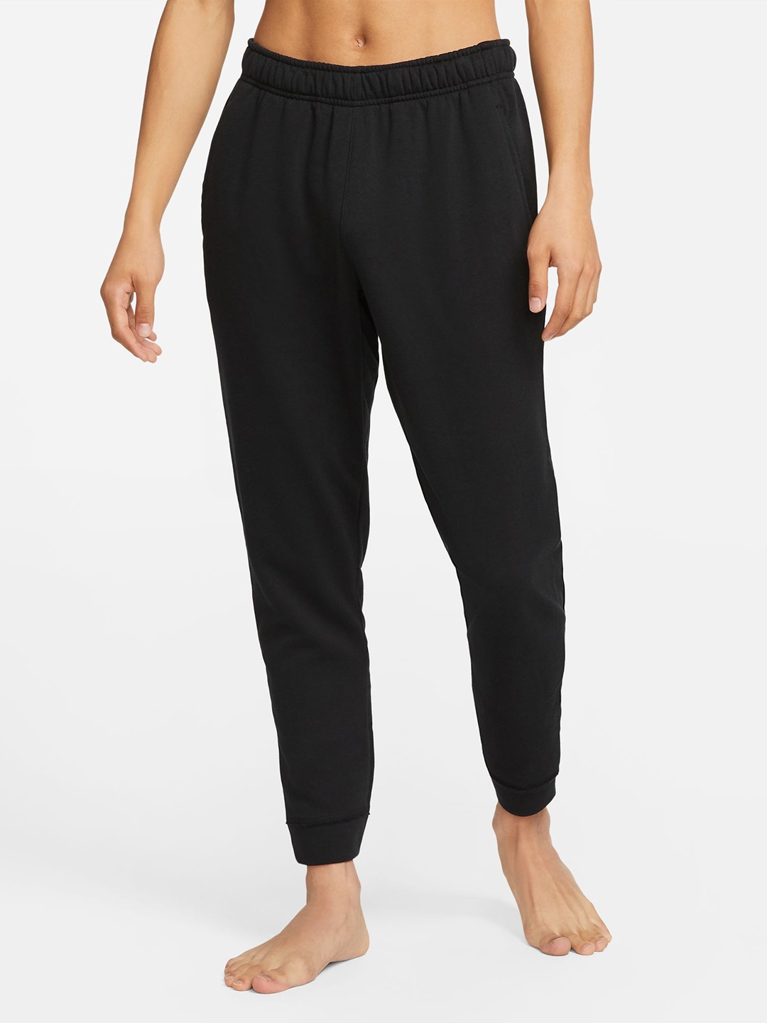 

Nike Men Black Yoga Therma-FIT Trackpants