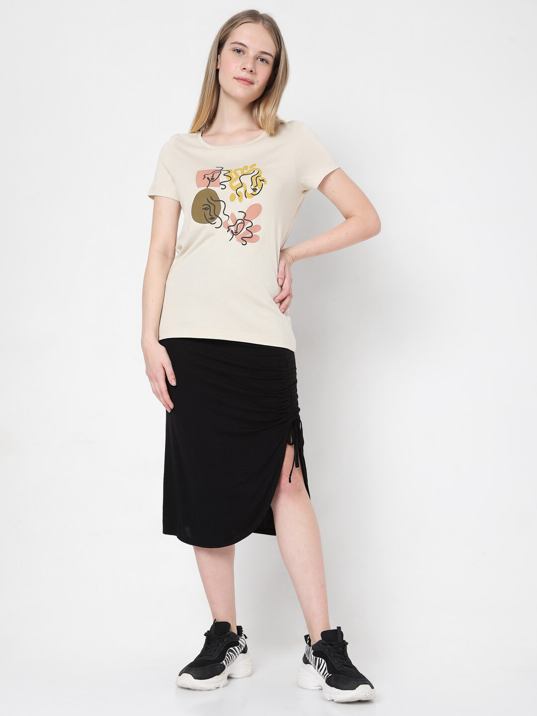 

Vero Moda Women Beige Printed Cotton T-shirt