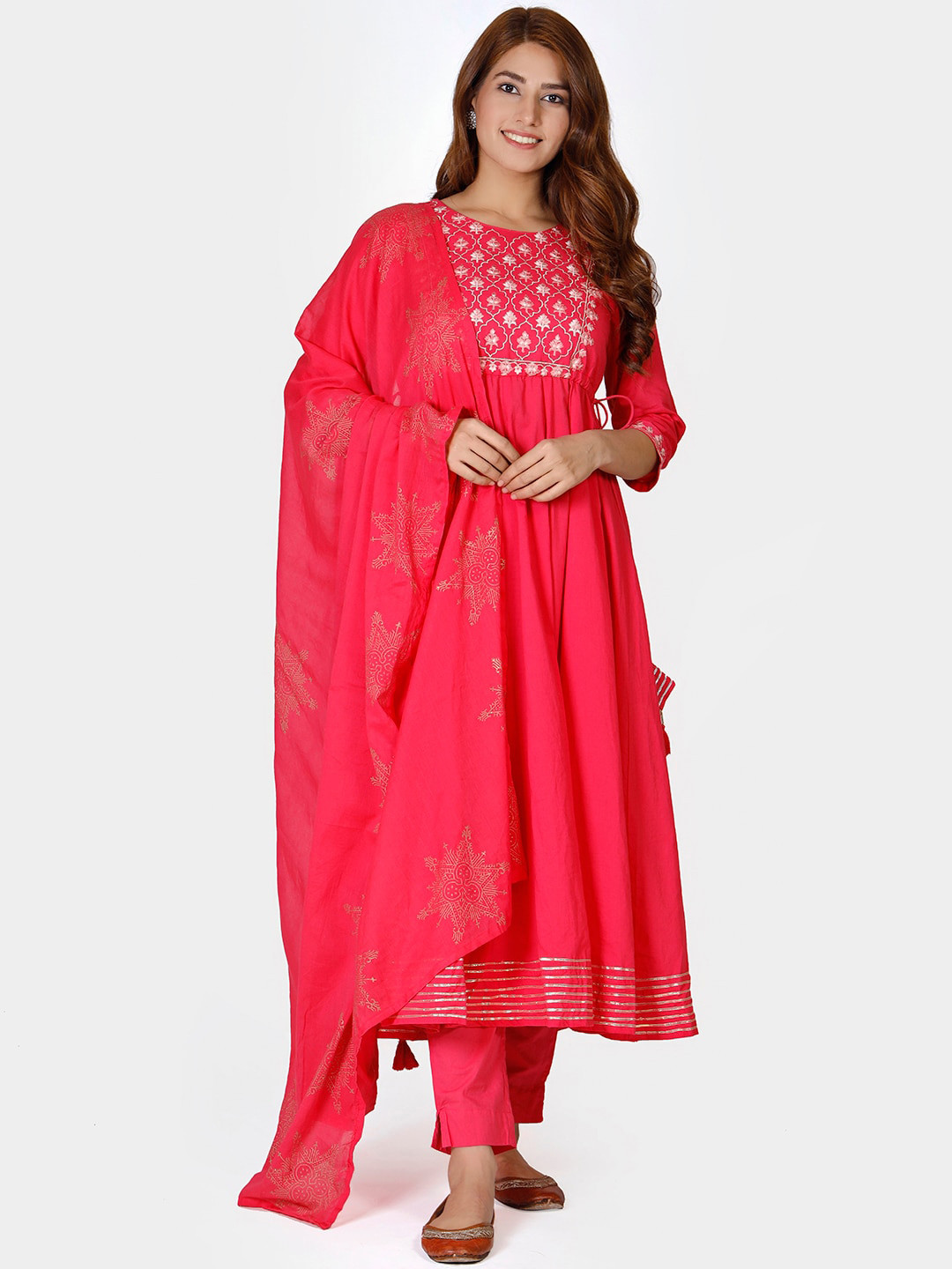 

Do Dhaage Women Magenta Yoke Embroidered Pure Cotton Kurta with Trousers & Dupatta