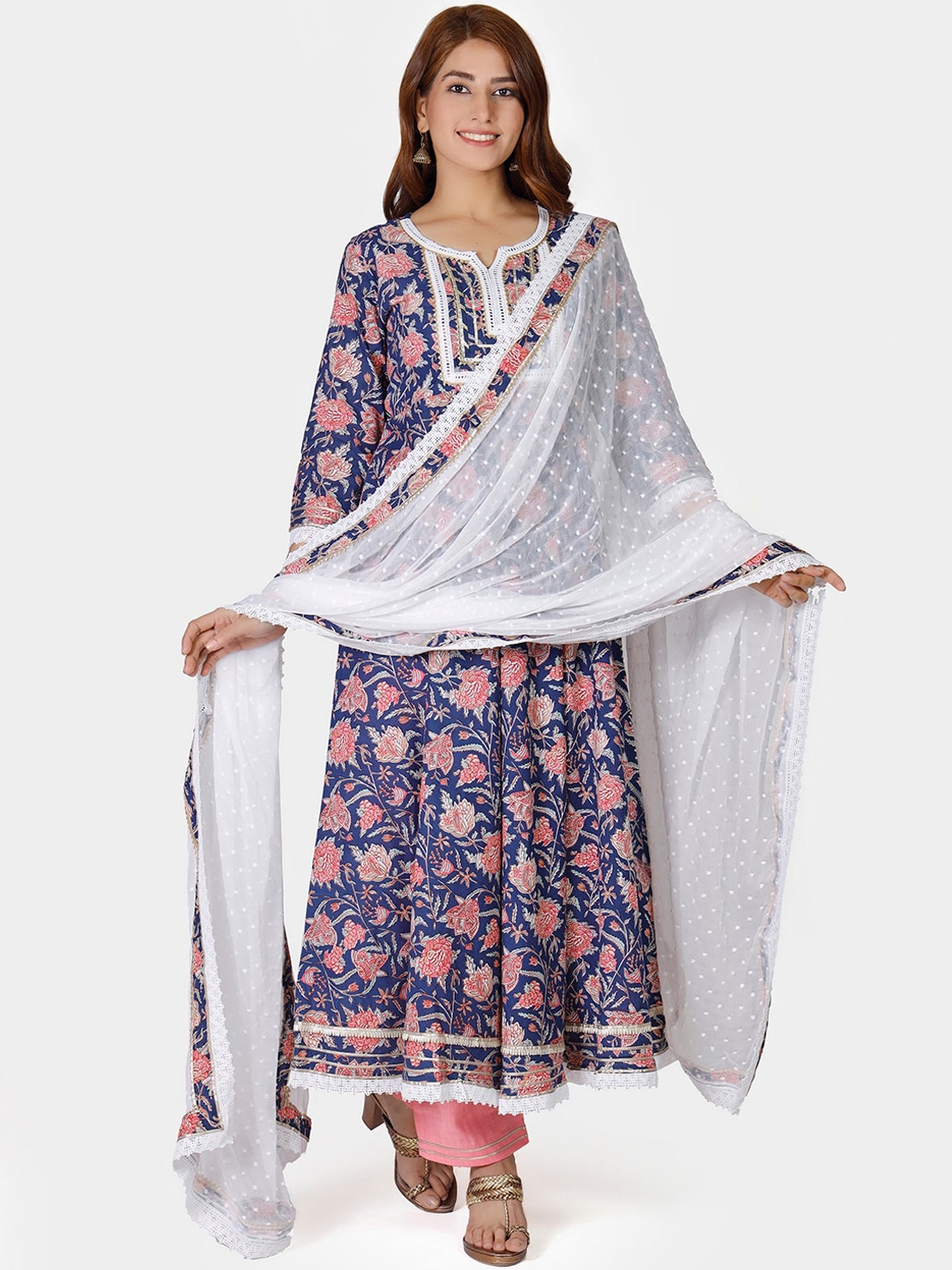 

Do Dhaage Women Navy Blue Floral Printed Pure Cotton Kurta with Trousers & With Dupatta