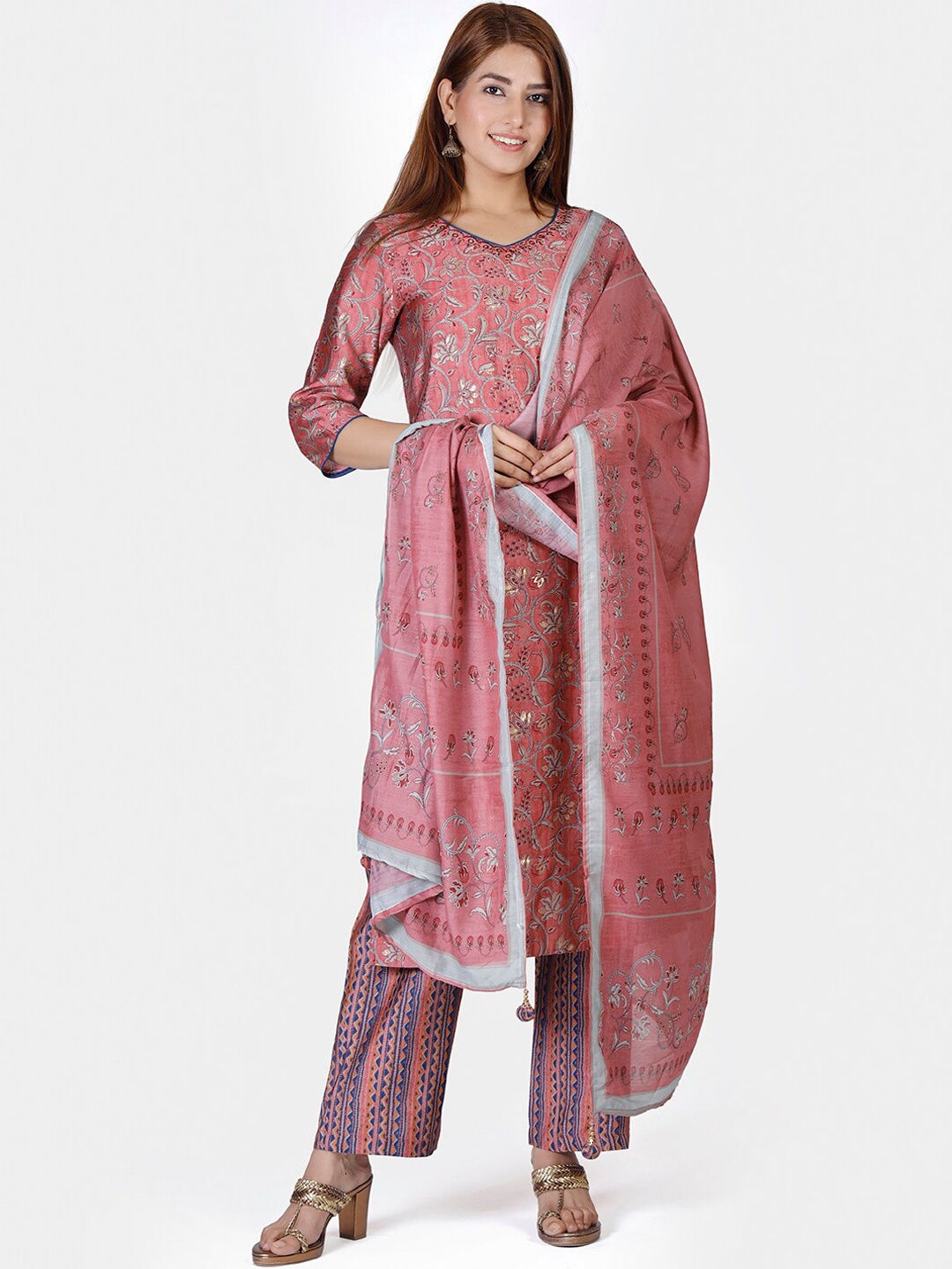 

Do Dhaage Women Pink Floral Printed Kurti with Trousers & With Dupatta