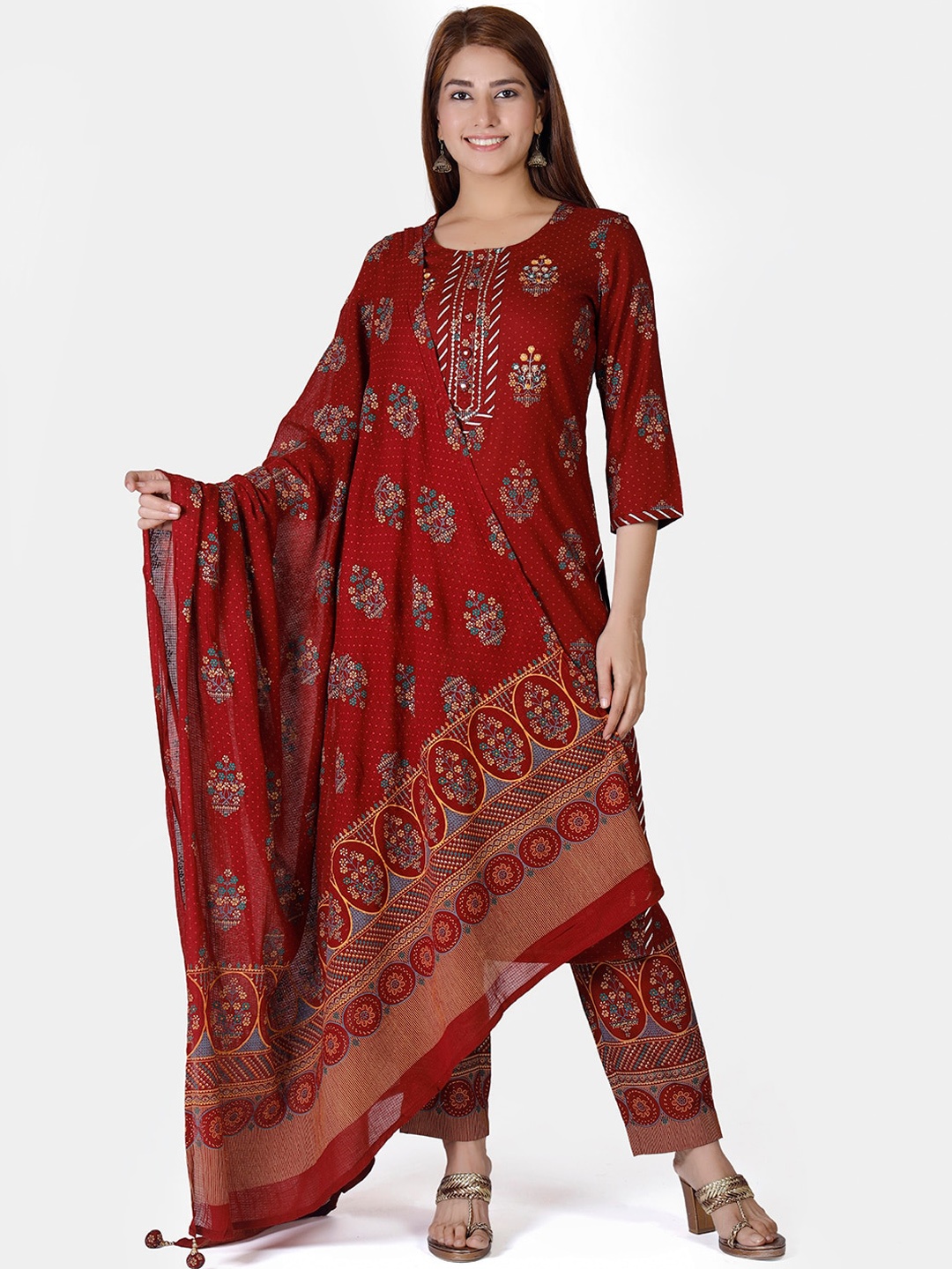 

Do Dhaage Women Red Floral Printed Mirror Work Kurta & Trousers With Dupatta