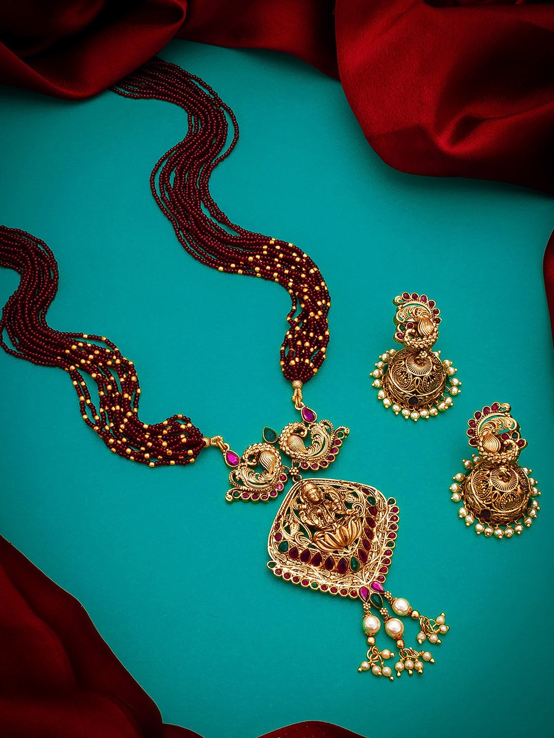 

aadita Gold-Toned & Maroon Pearl Studded Temple Jewellery Set