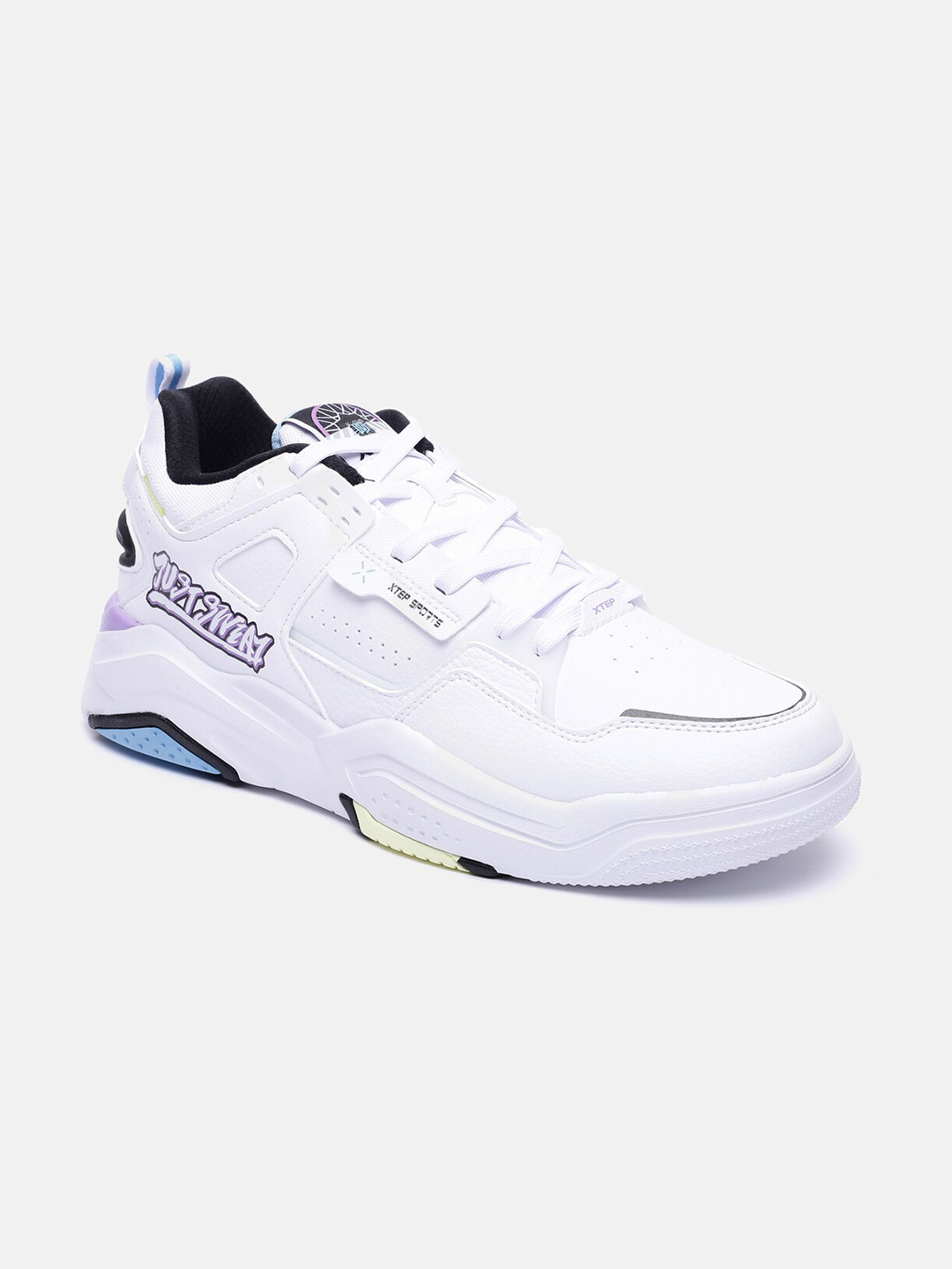

Xtep Men White Skateboarding Sport Shoes