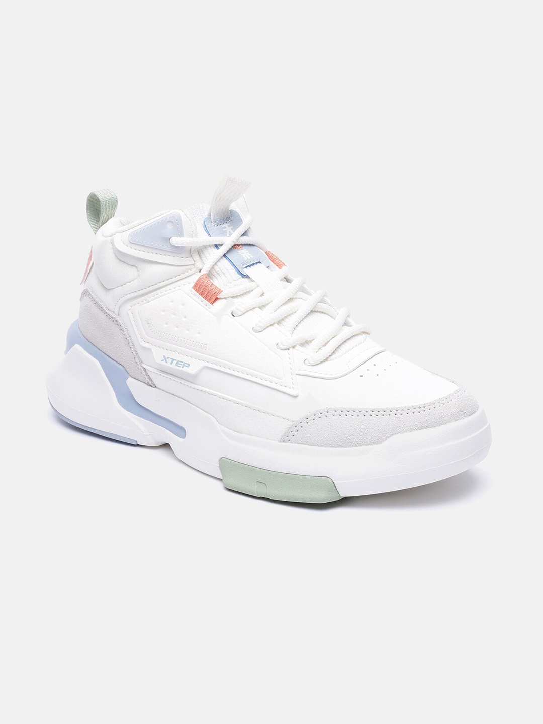 

Xtep Women White & Blue Skateboarding Non-Marking Shoes
