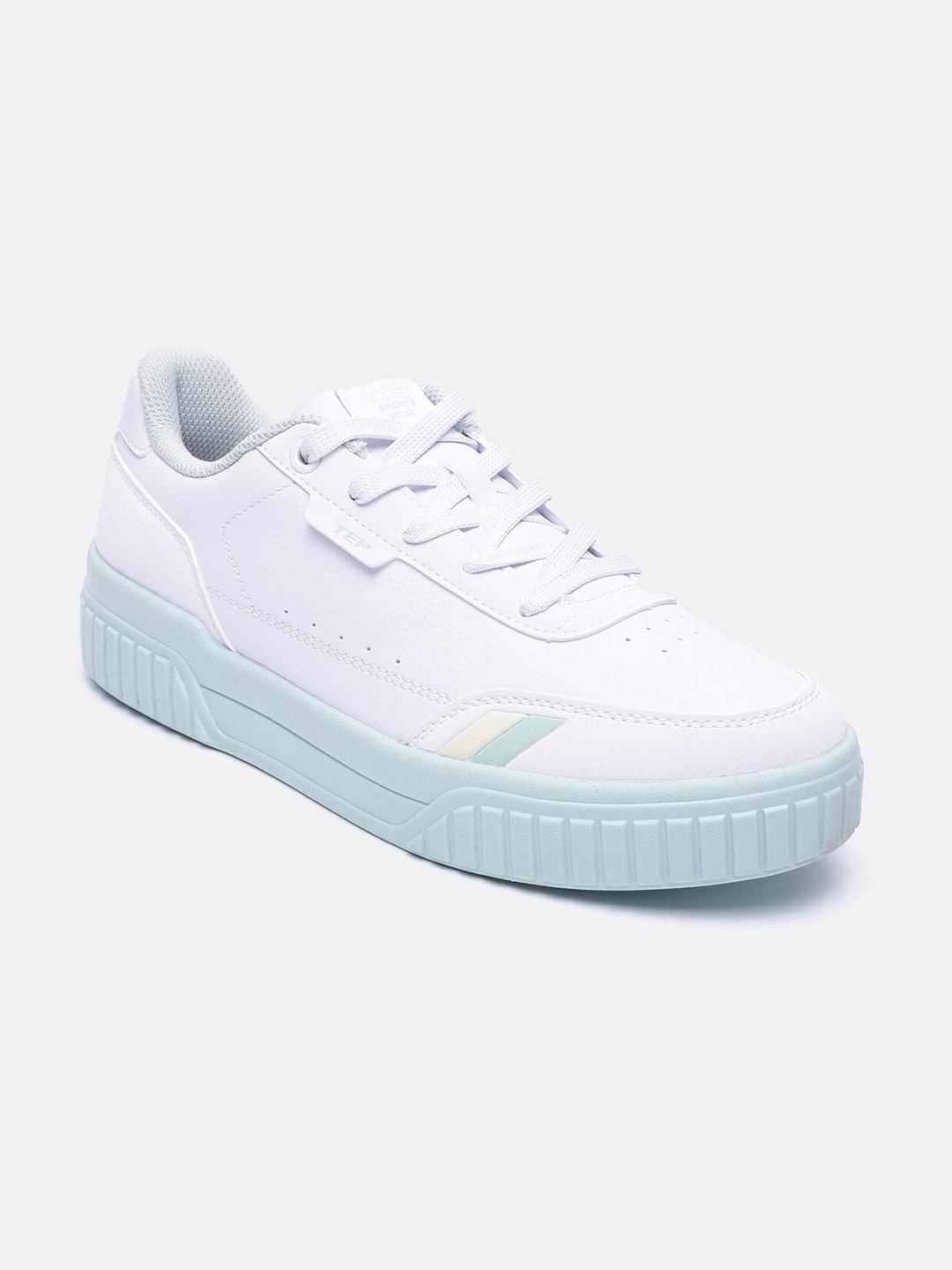 

Xtep Women White Skateboarding Sport Shoes