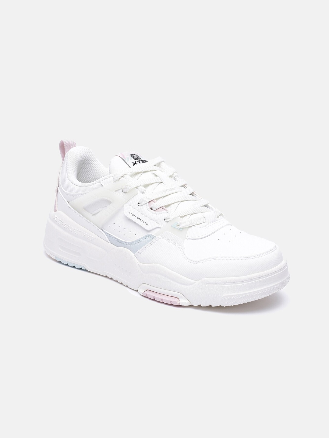 

Xtep Women White Skateboarding Non-Marking Shoes