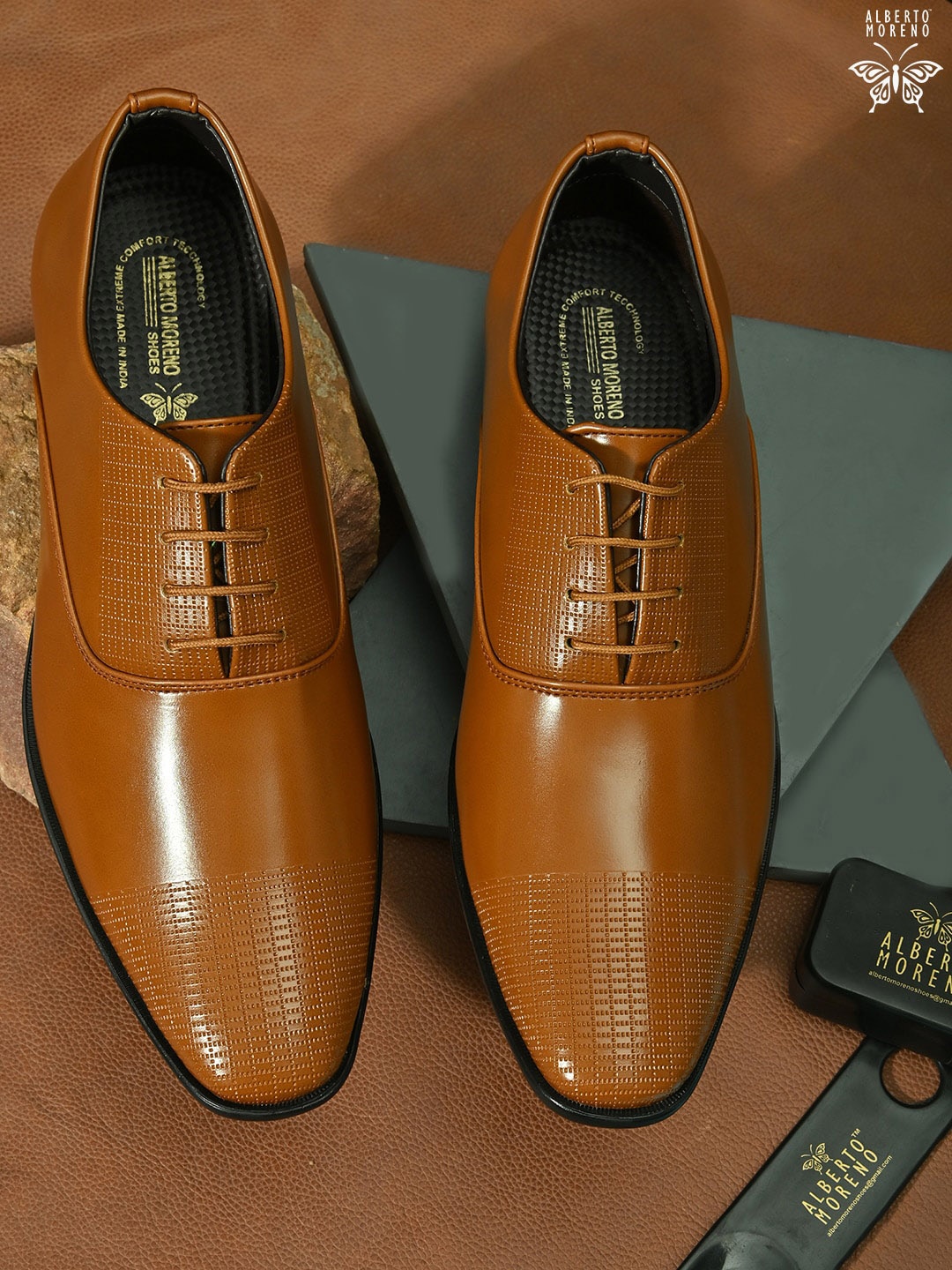 

ALBERTO MORENO Men Tan-Brown Textured Formal Derbys