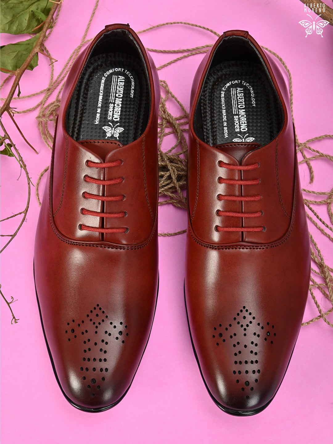 

ALBERTO MORENO Men Maroon Textured Synthetic Leather Formal Derbys