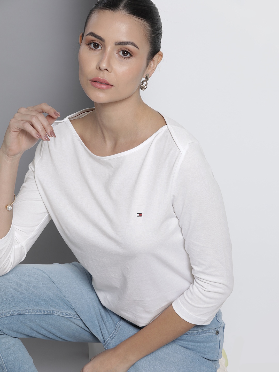 

Tommy Hilfiger Women White Brand Logo Printed Organic Cotton Slim Fit T-shirt