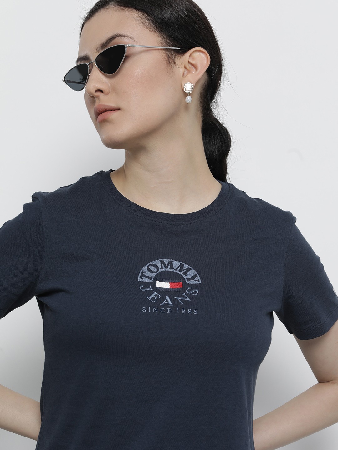 

Tommy Hilfiger Women Blue Brand Logo Printed Slim Fit T-shirt
