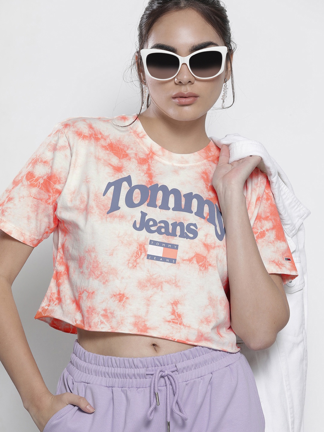 

Tommy Hilfiger Women Red & White Tie and Dye Brand Logo Print Pure Cotton Crop T-shirt