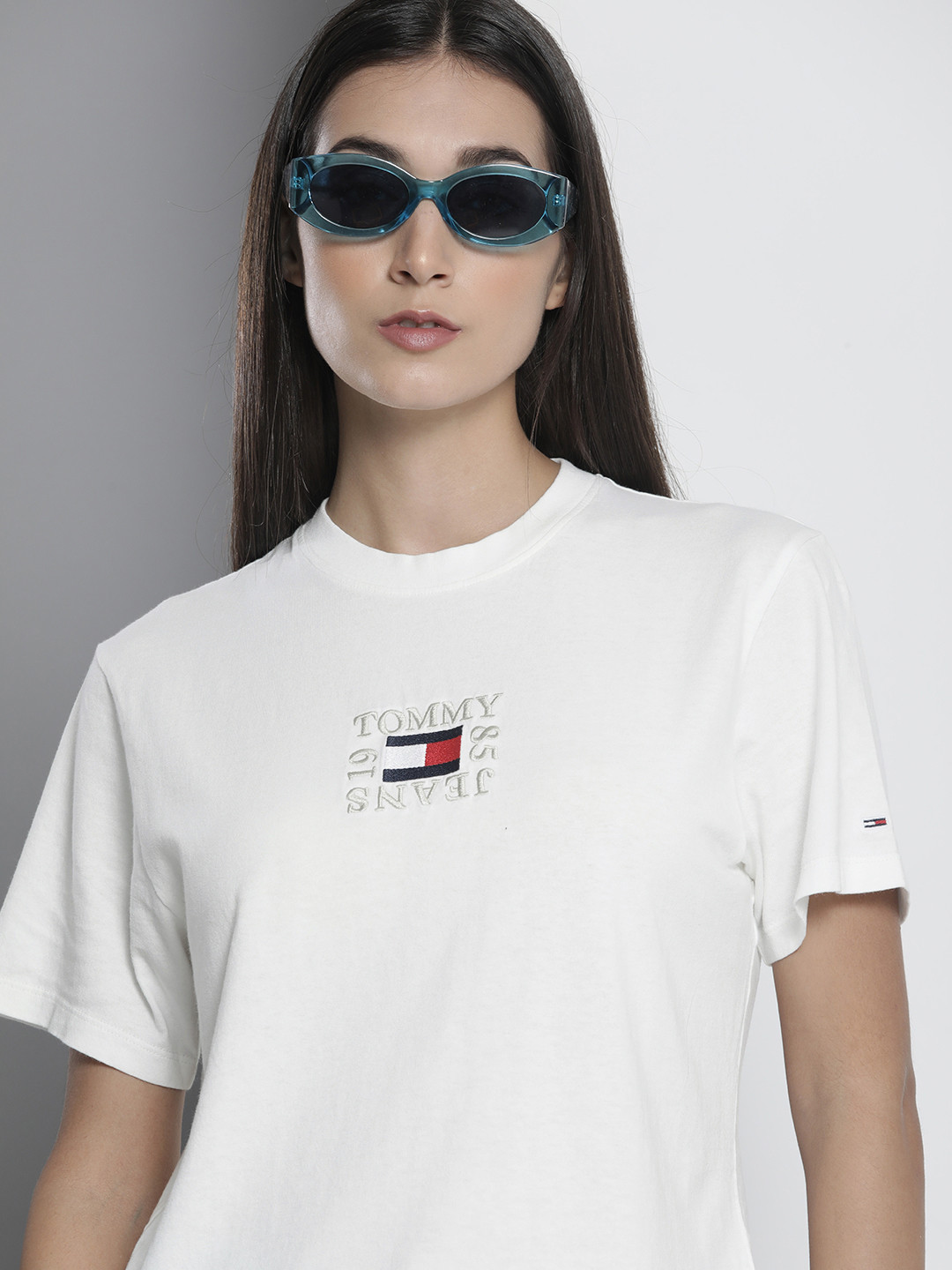 

Tommy Hilfiger Women White CLASSIC TIMELESS Boxy Brand Logo Embroidery Pure Cotton T-shirt