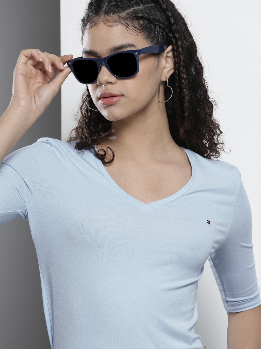 

Tommy Hilfiger Women Blue V-Neck Slim Fit T-shirt
