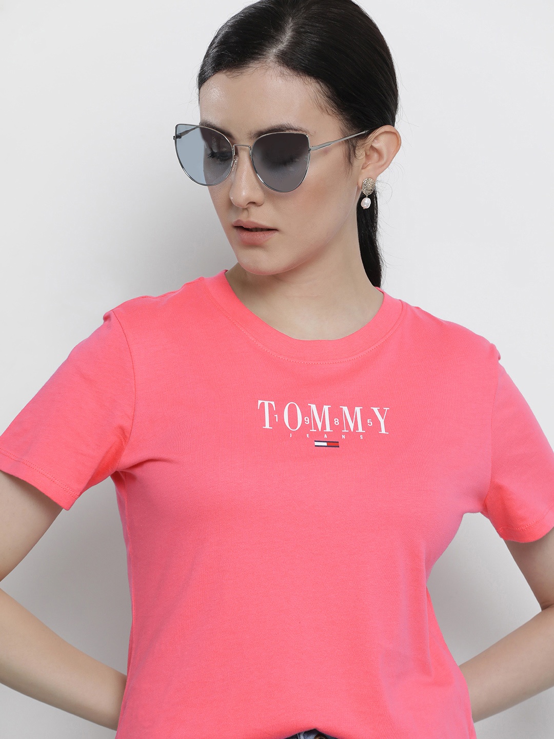 

Tommy Hilfiger Women Rose Brand Logo Printed Pure Cotton T-shirt