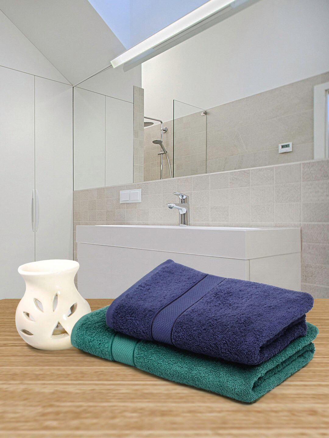 

Creeva Unisex Green & Navy Blue Pack of 2 Couple Bath Set Towel