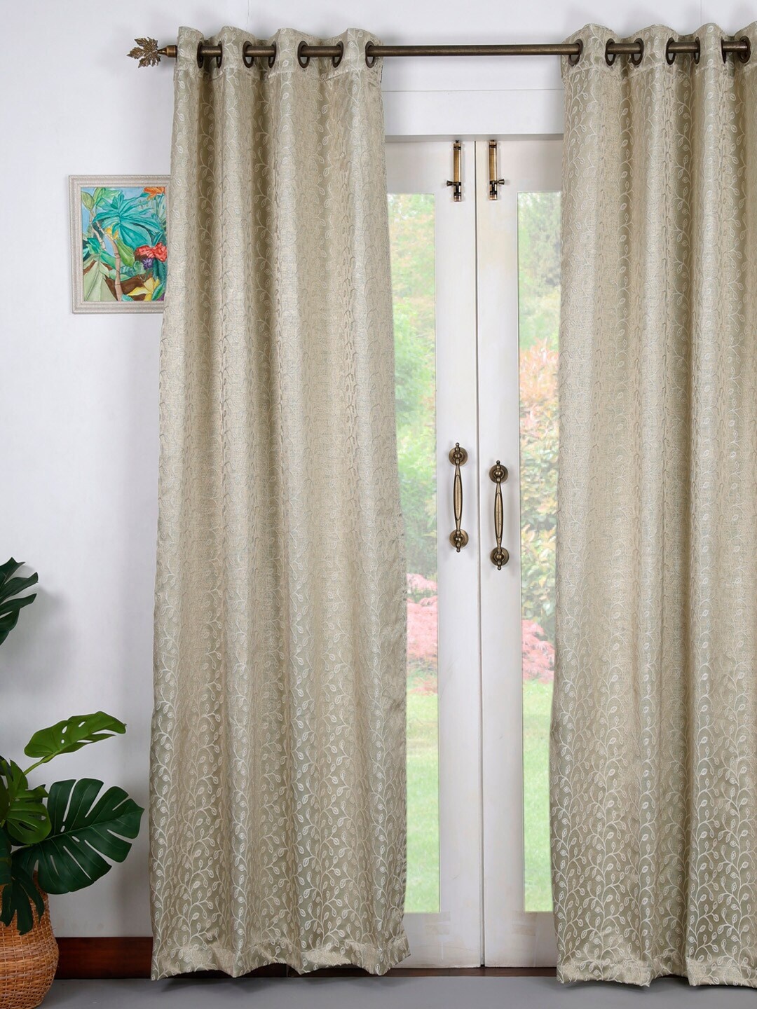 

Ariana Silver-Toned Abstract Design Door Curtain