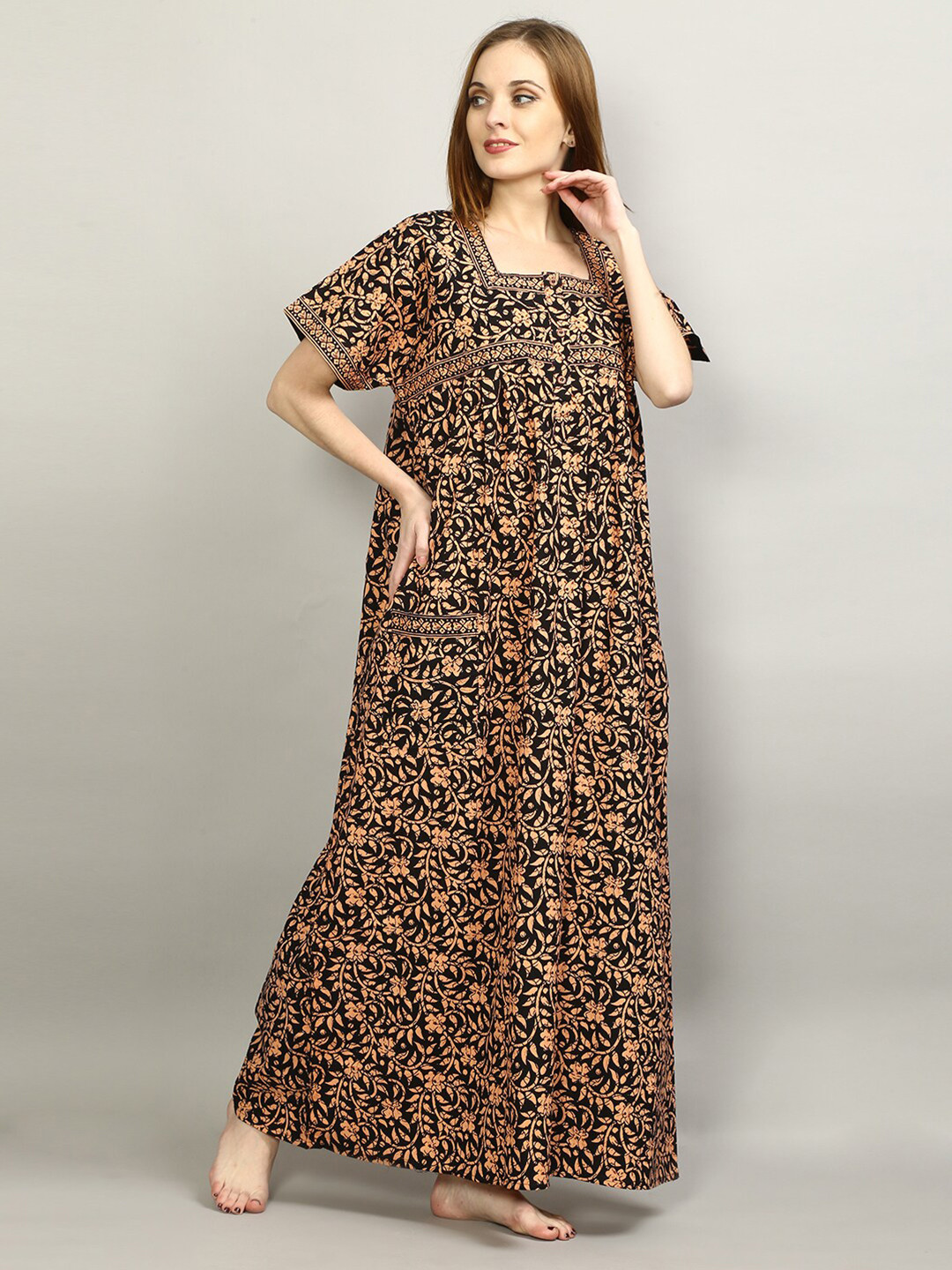

FLAVIDO Black Printed Maxi Nightdress