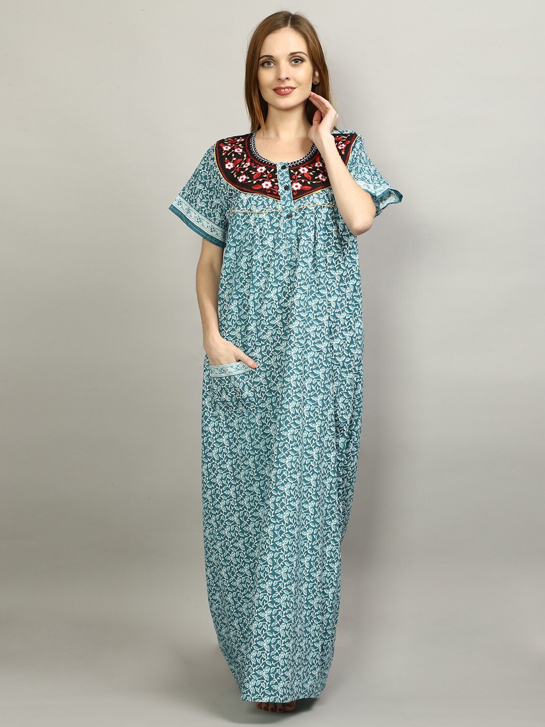 

FLAVIDO Sea Green & White Embroidered Pure Cotton Maxi Nightdress