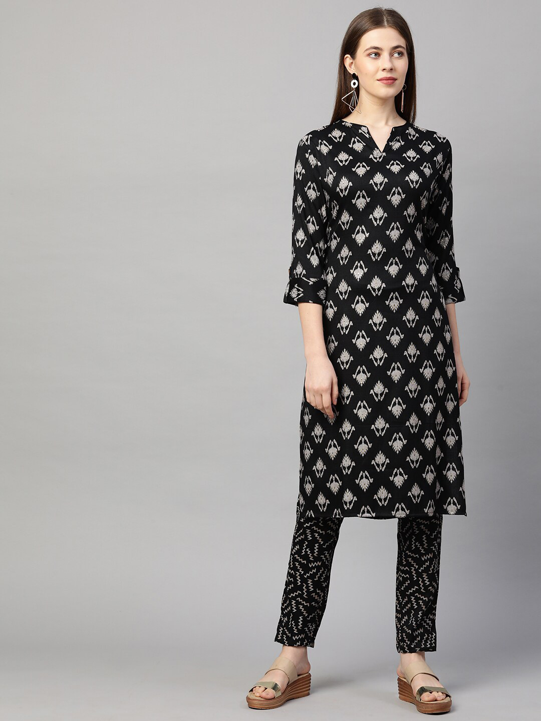 

FASHOR Women Black Printed Kurta with Trousers
