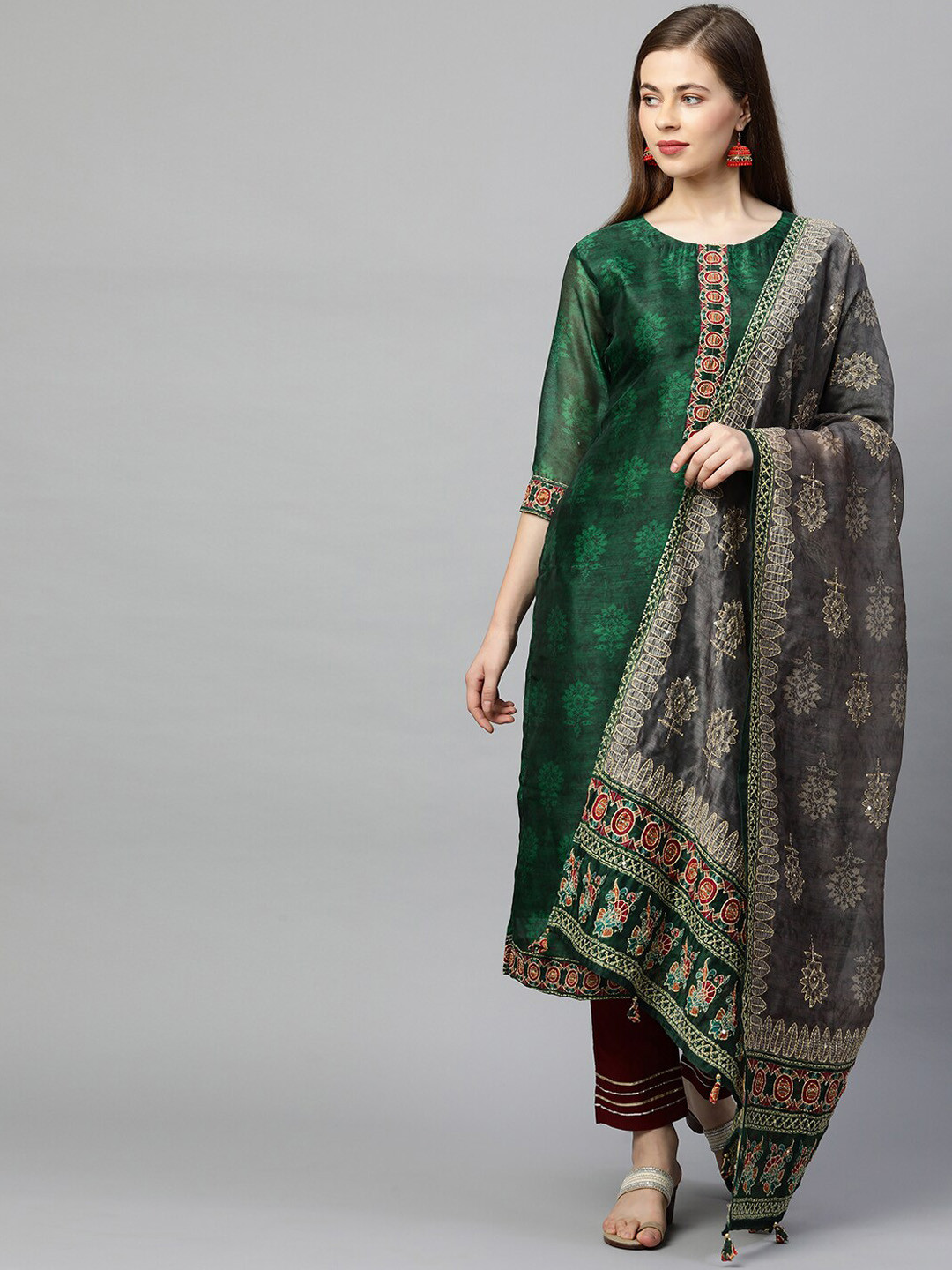 

FASHOR Women Green Floral Embroidered Chanderi Silk Chanderi Silk Kurta