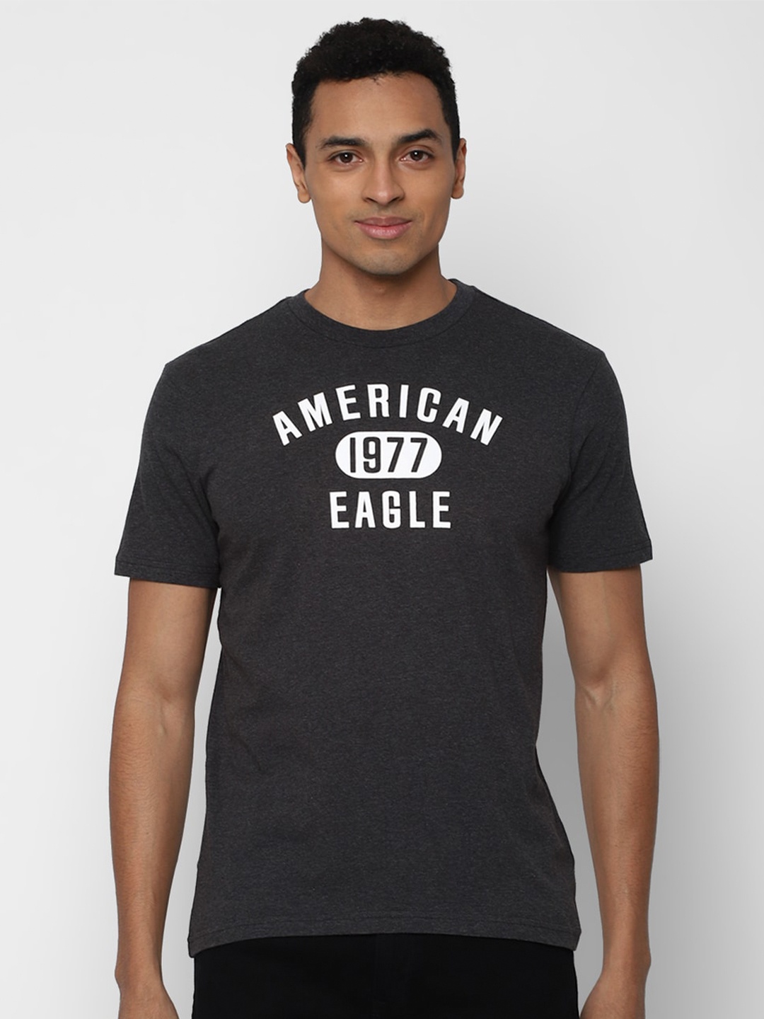 

AMERICAN EAGLE OUTFITTERS Men Grey Typography Printed Applique T-shirt