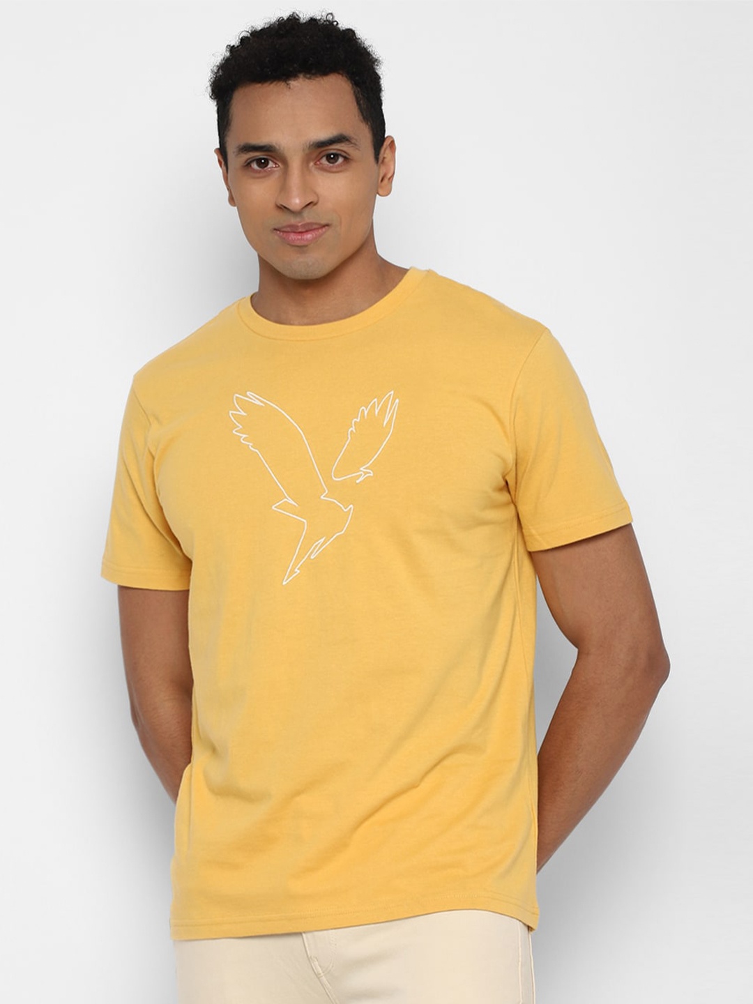 AMERICAN EAGLE OUTFITTERS Men Yellow Typography Printed Raw Edge T-shirt