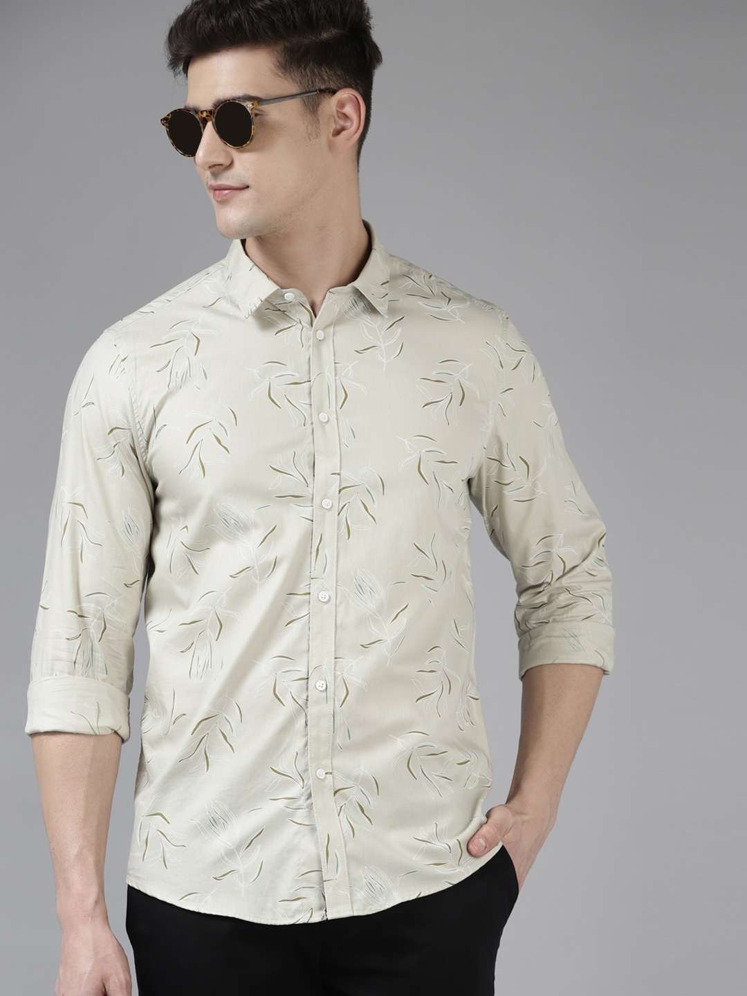 

Blackberrys Men Beige India Slim Fit Floral Printed Casual Shirt
