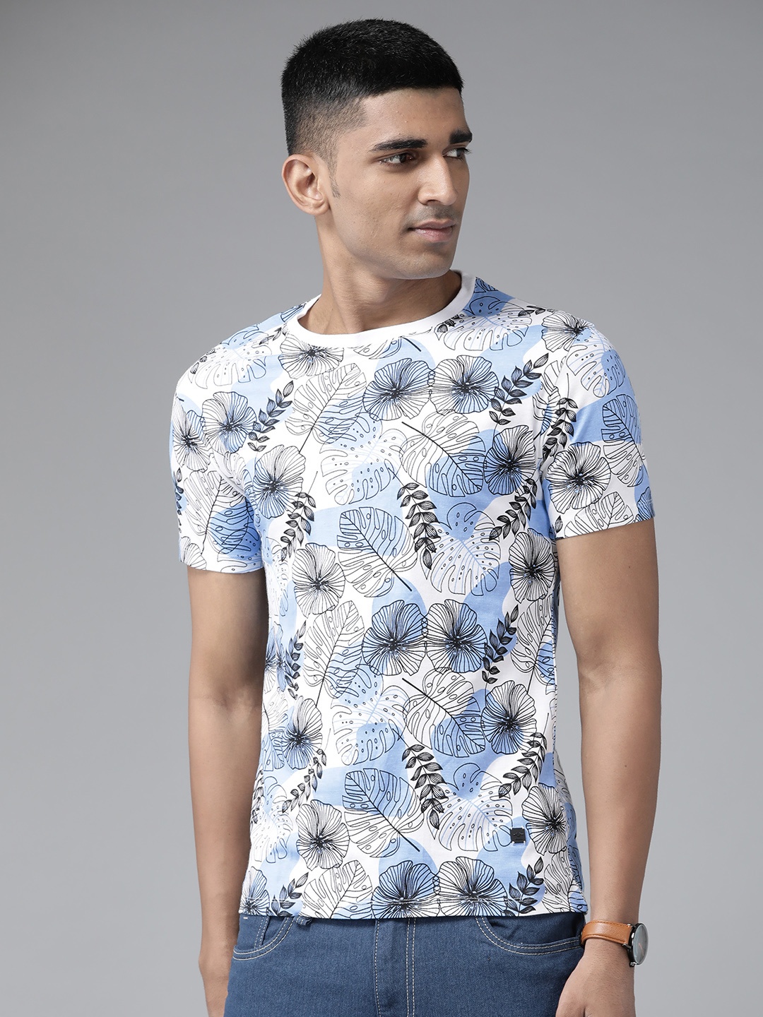 

Blackberrys Men White & Blue Floral Printed Pure Cotton T-shirt