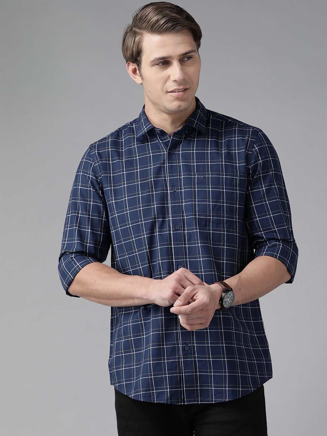 

Blackberrys Men Navy Blue & White Pure Cotton India Slim Fit Checked Casual Shirt