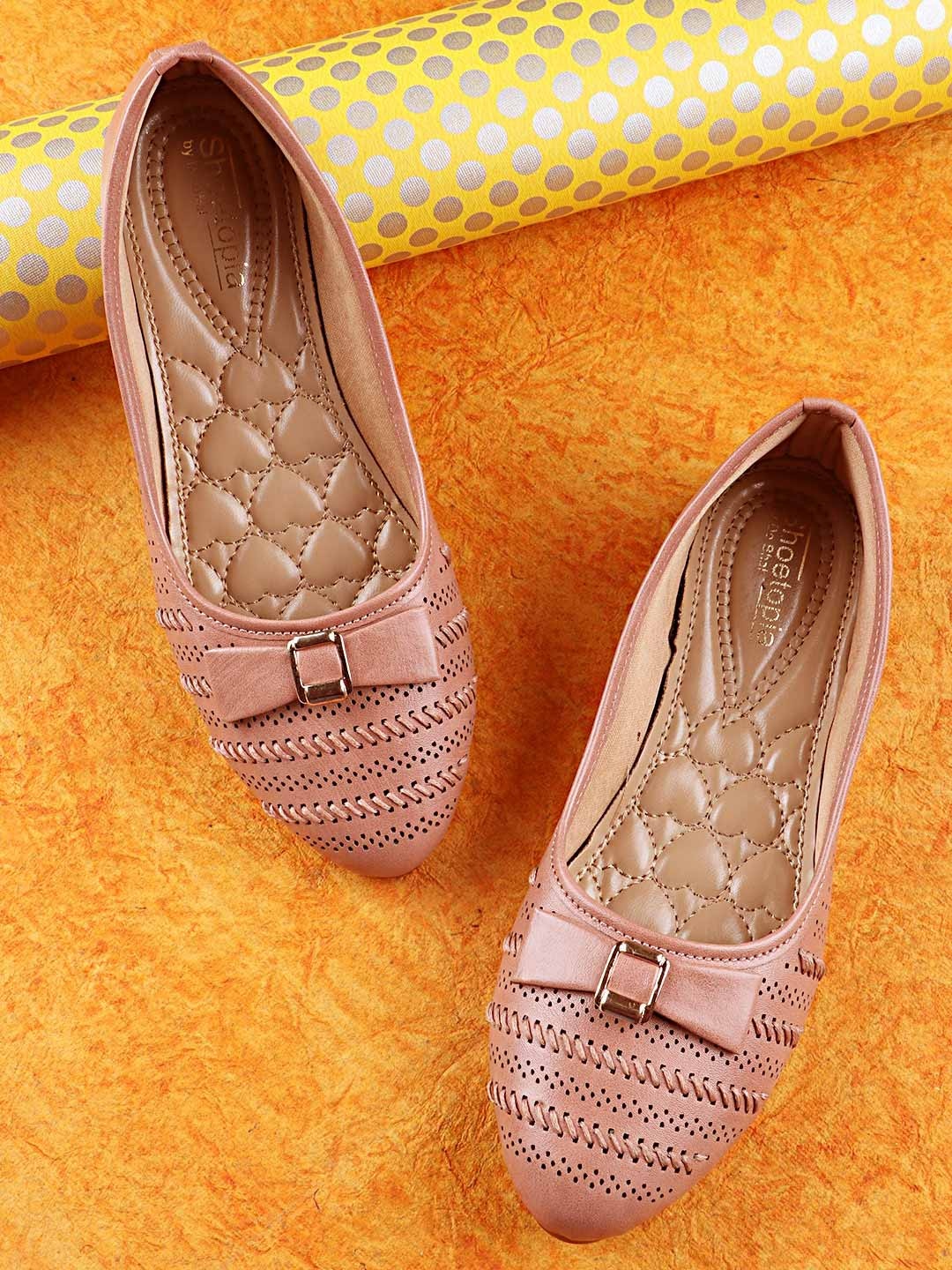 

Shoetopia Woman Peach-Coloured Ballerinas with Bows Flats