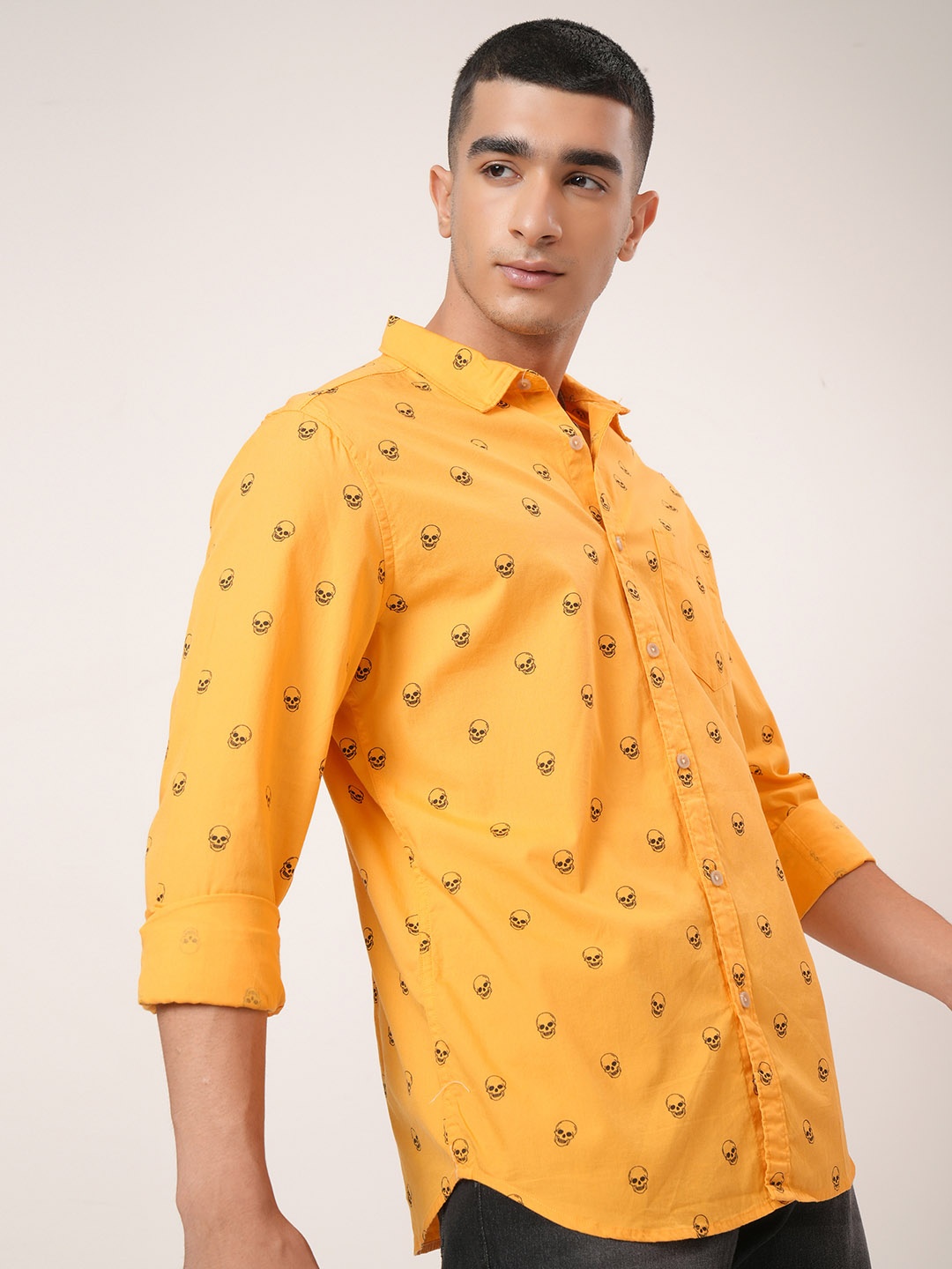 

HIGHLANDER Men Yellow Slim Fit Printed Casual Shirt