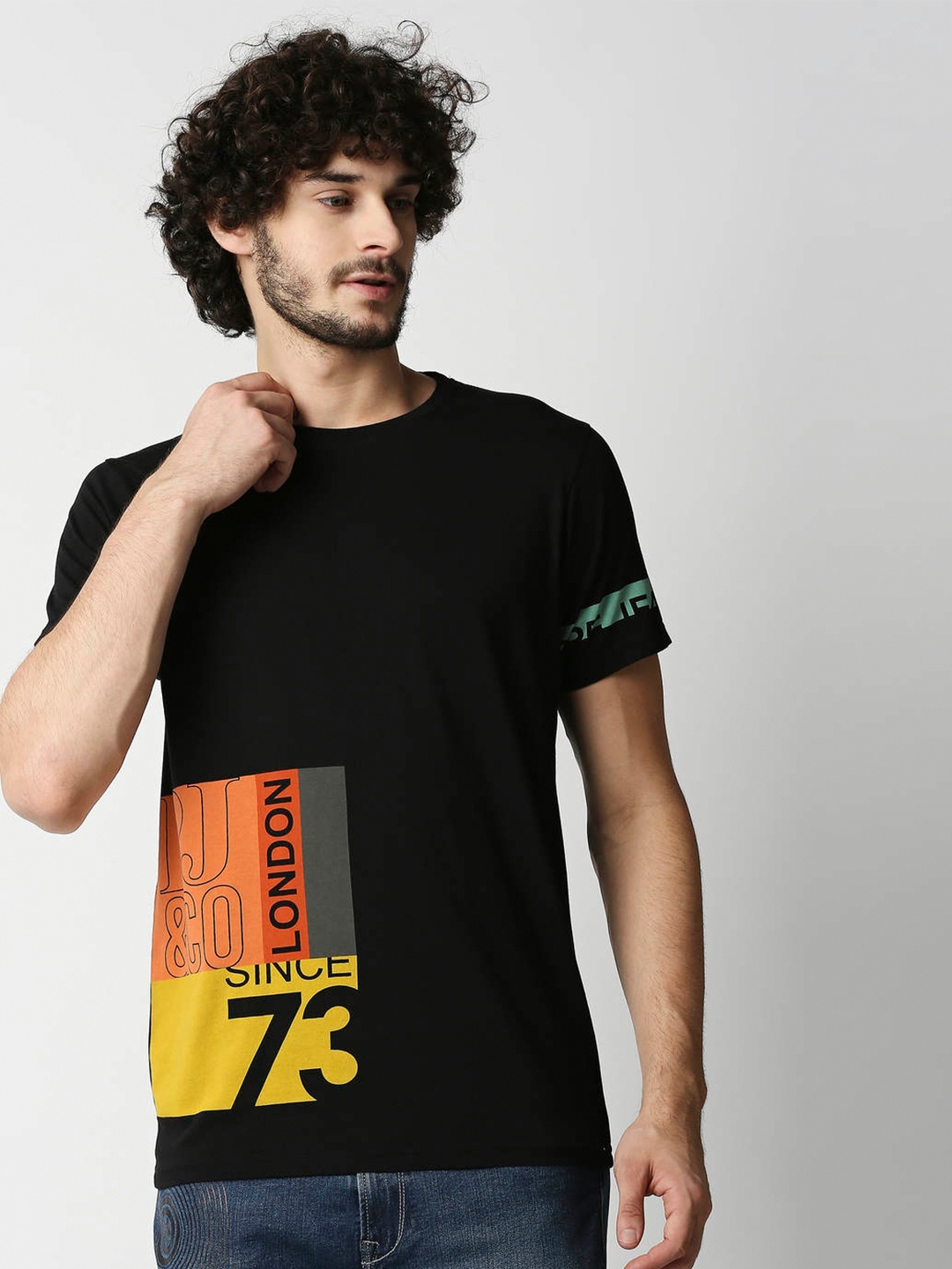

Pepe Jeans Men Black Applique Slim Fit T-shirt