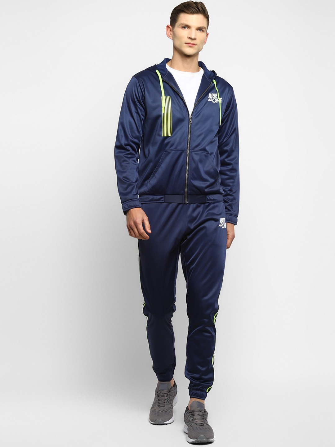 

Yuuki Men Navy Blue & Green Striped Tracksuit