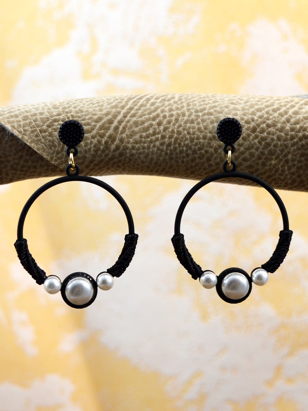 

SARAH Black Circular Drop Earrings