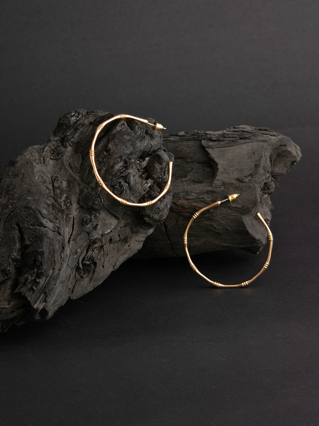 

E2O Gold-Plated Circular Half Hoop Earrings