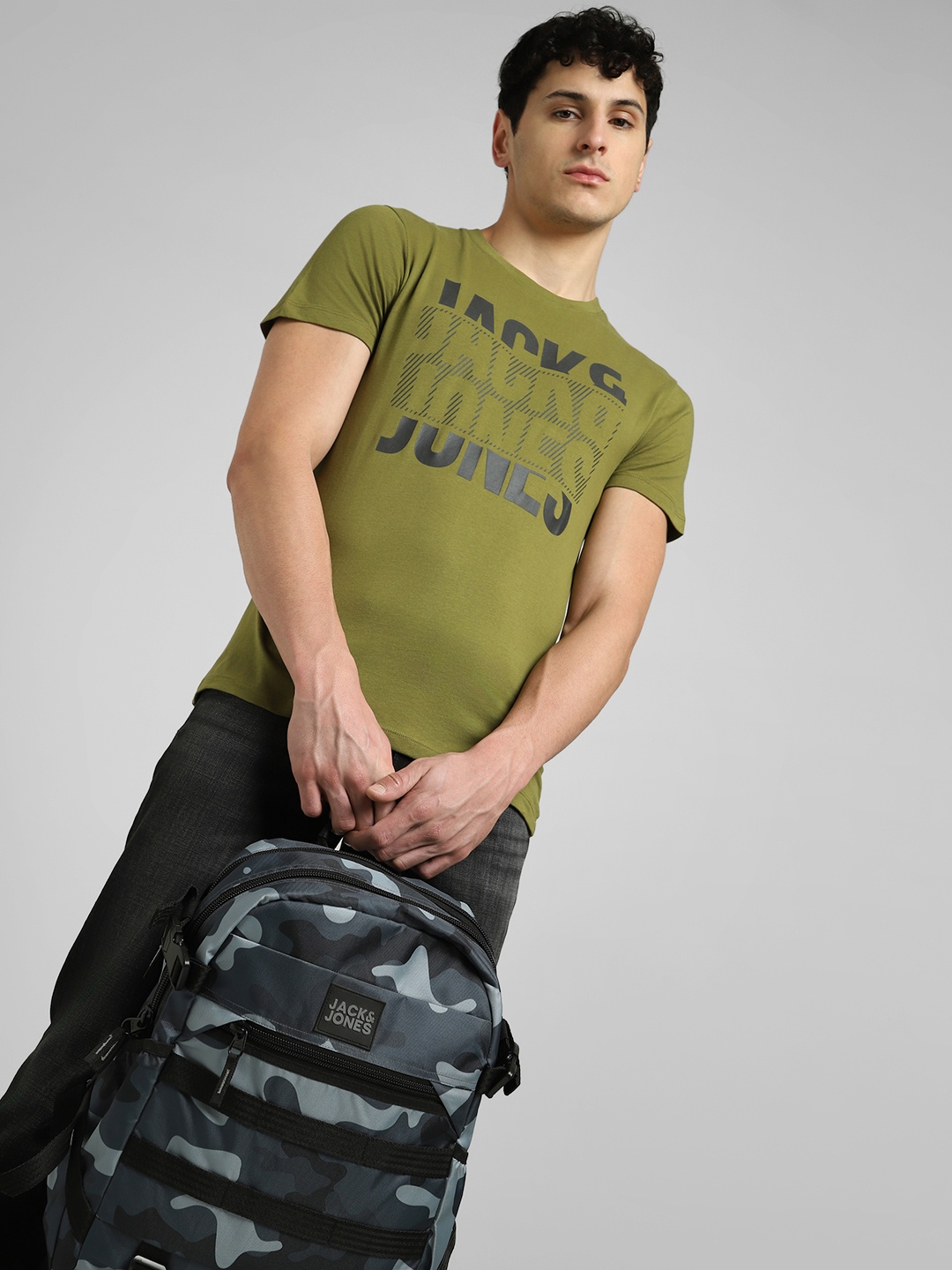 Jack & Jones Men Green & Blue Typography Printed Slim Fit T-shirt