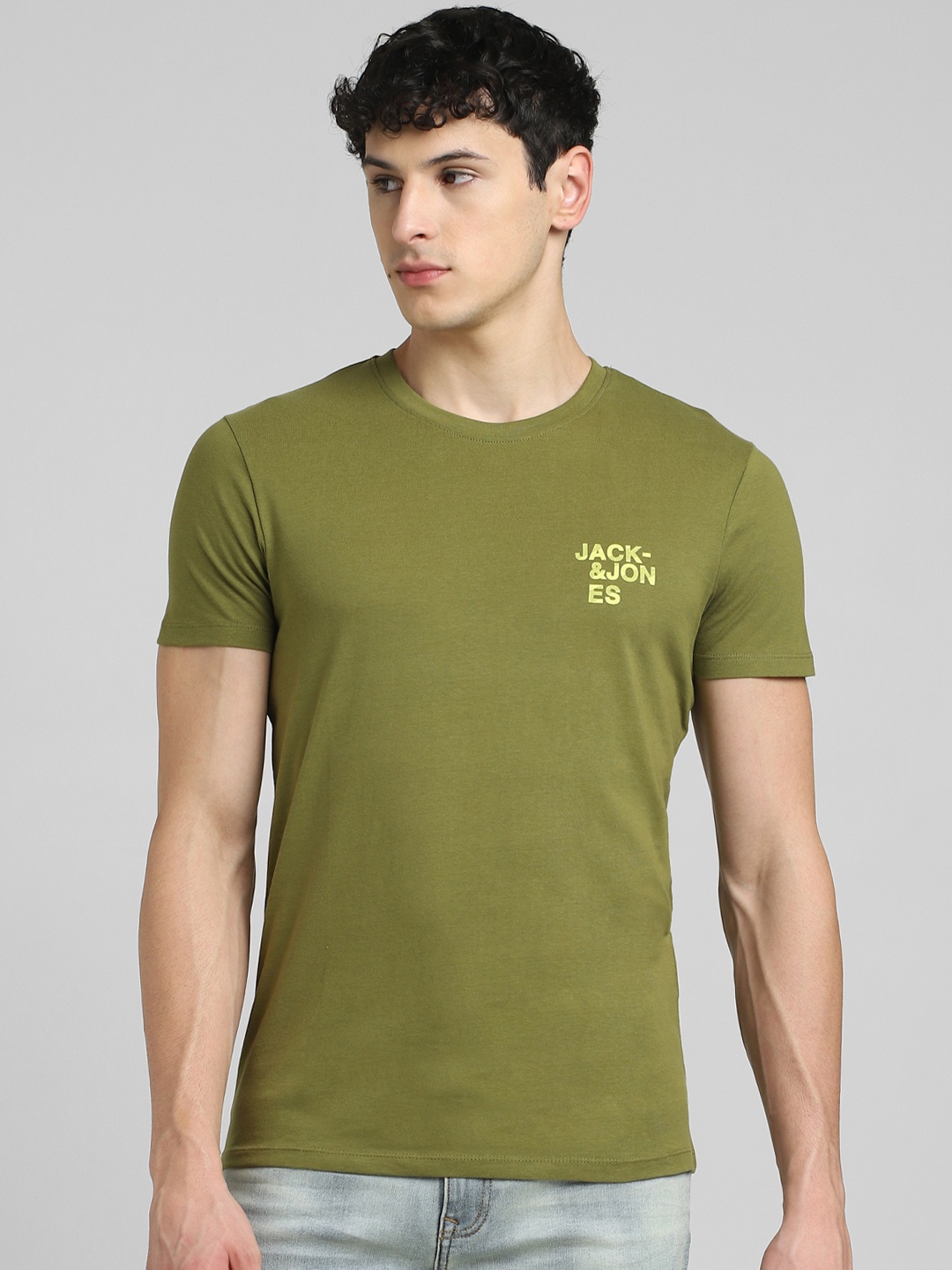 

Jack & Jones Men Olive Green Typography Printed Slim Fit Pure Cotton Casual T-shirt