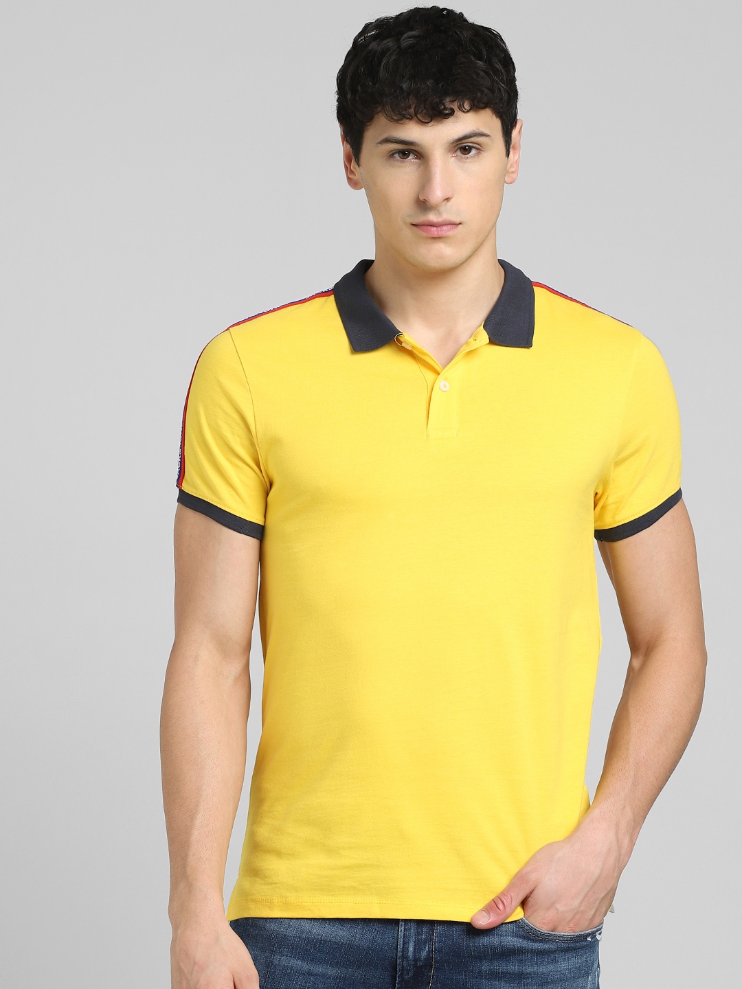 

Jack & Jones Men Yellow Printed Pure Cotton Slim Fit T-shirt